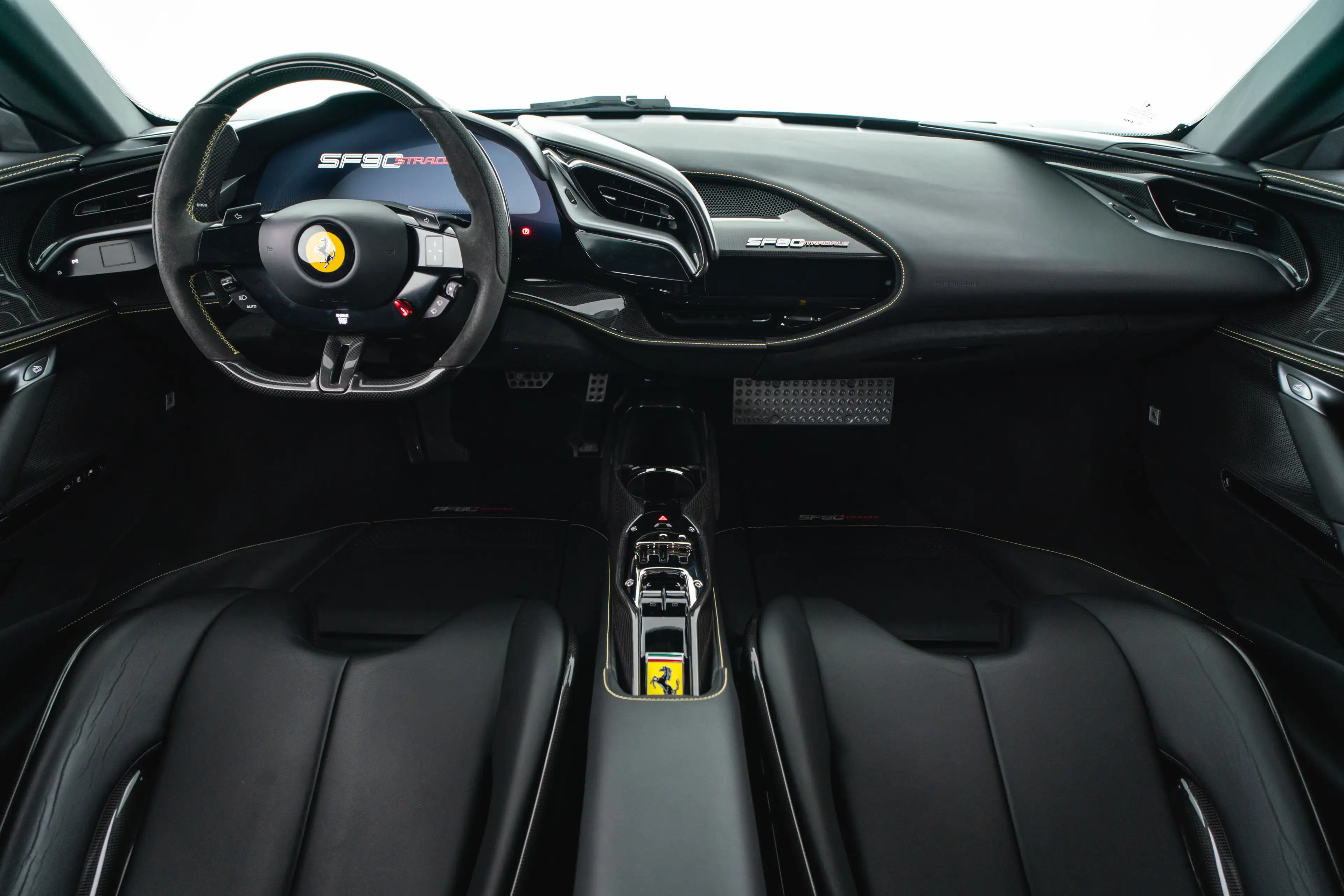 Ferrari SF90 Stradale — photo 10