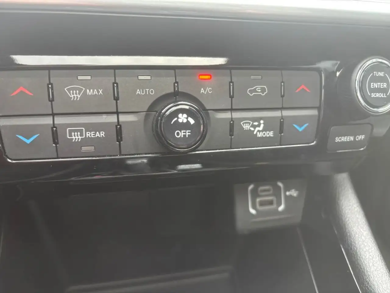 Jeep Compass photo Jeep Compass