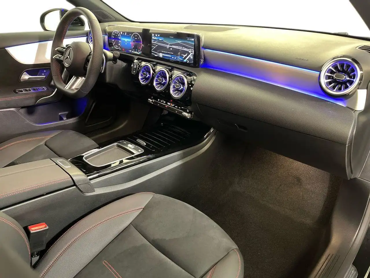Mercedes-Benz A-Class 2026 — фото 15