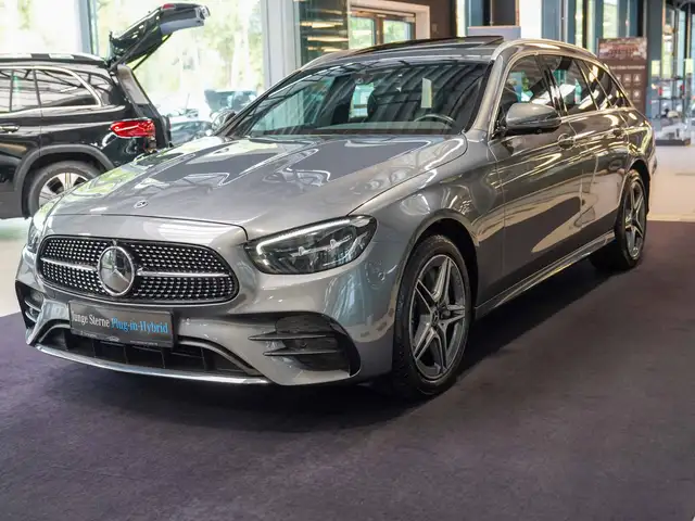 Mercedes-Benz E-Class view 8