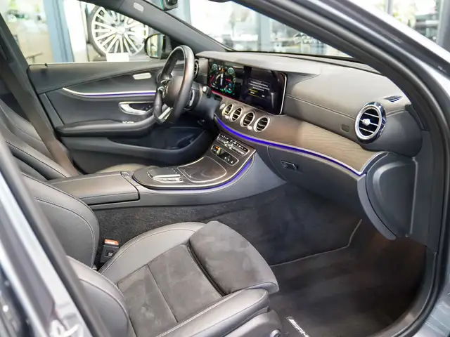 Mercedes-Benz E-Class view 11