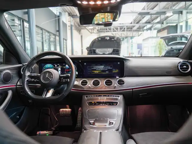 Mercedes-Benz E-Class view 15