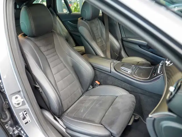 Mercedes-Benz E-Class view 10