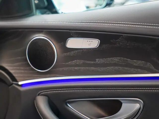 Mercedes-Benz E-Class view 13