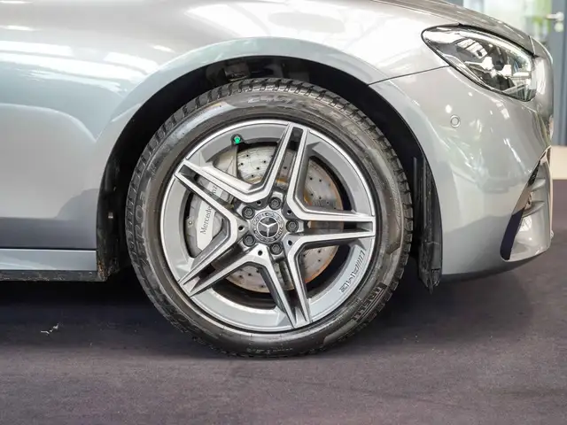 Mercedes-Benz E-Class view 2