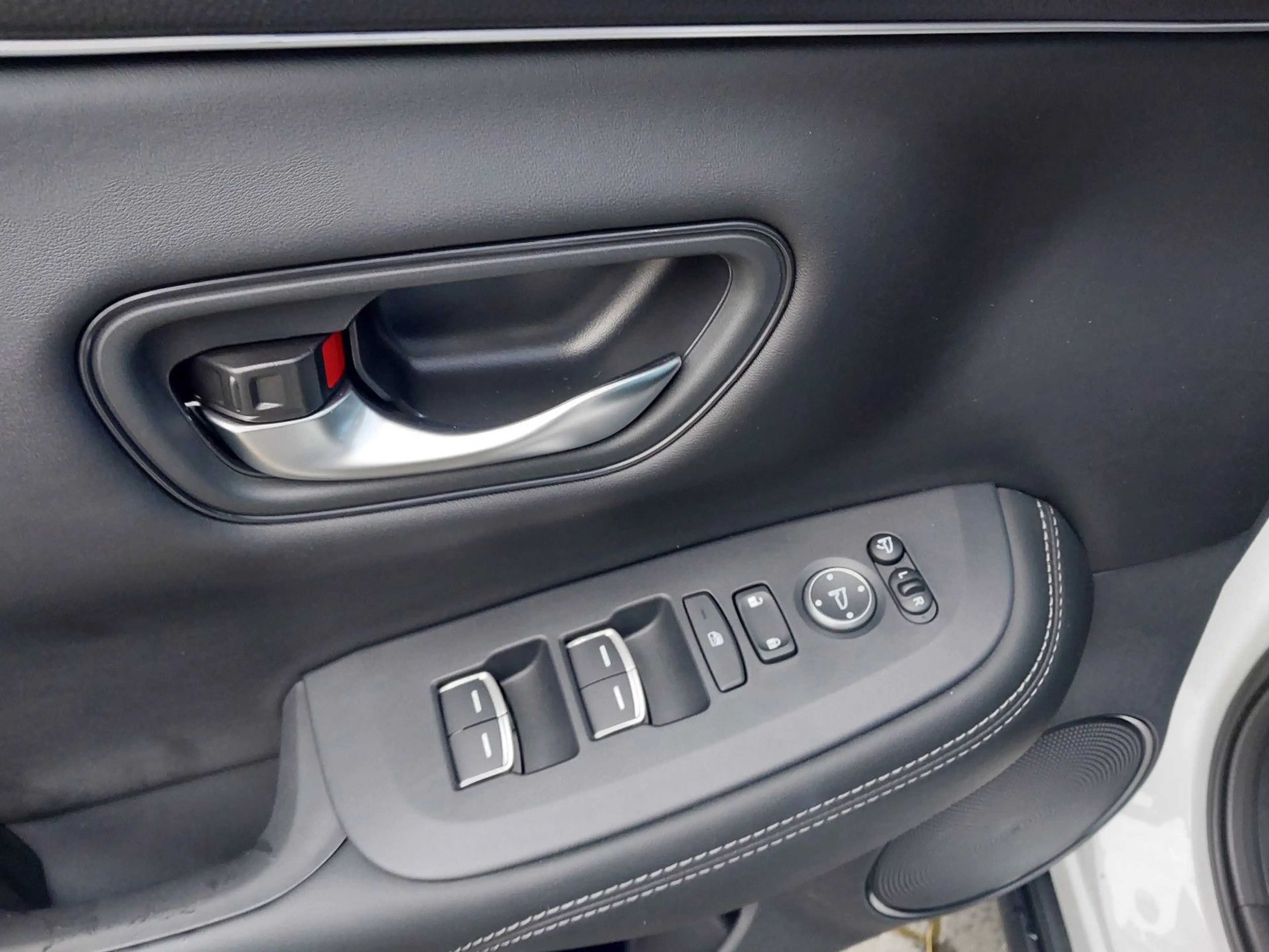 Honda ZR-V 2,0 e:HEV Elegance Navi/LED/Kamera — photo 13