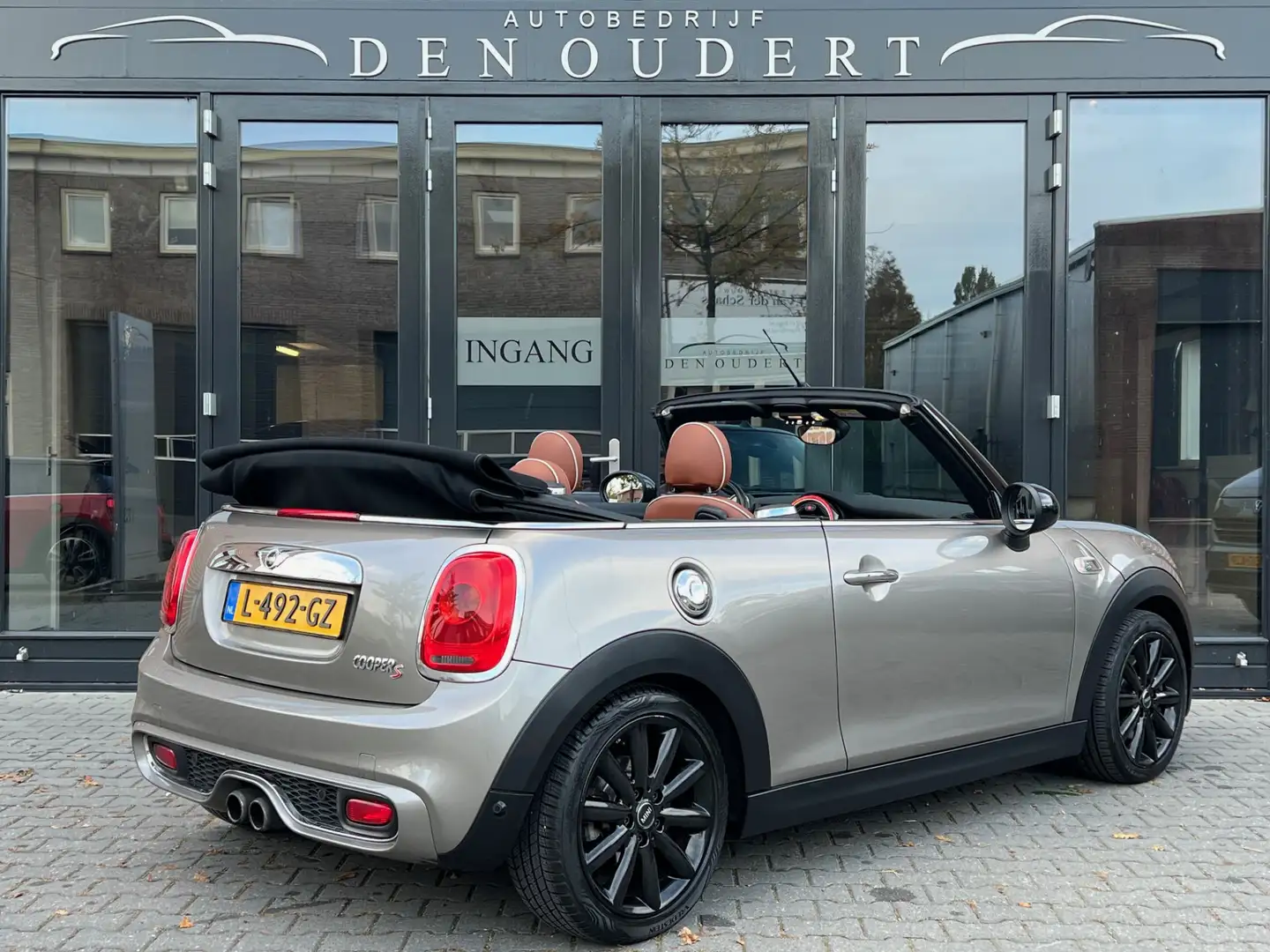 MINI Cooper S Cabrio Mini 2.0 Chili AUT. HARMAN KARDON / NAVI / CHESTER Gris - 2