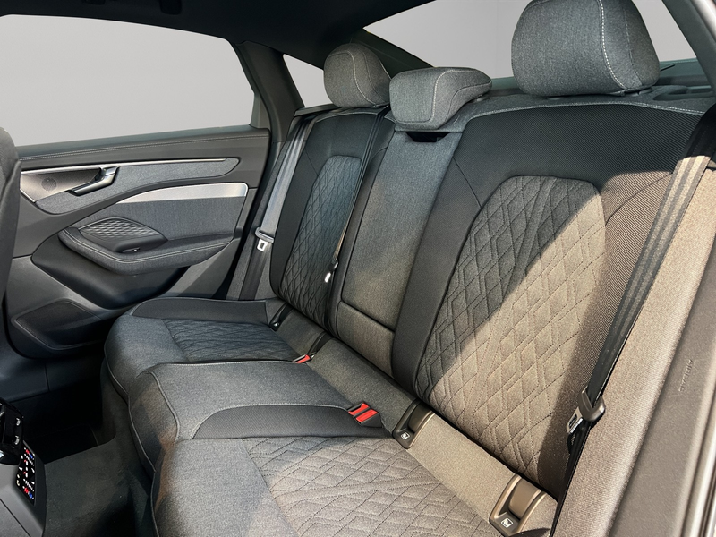 Audi A6 Limousine Matrix HUD Luft 2.0 TDI quattro 150 k... — photo 12
