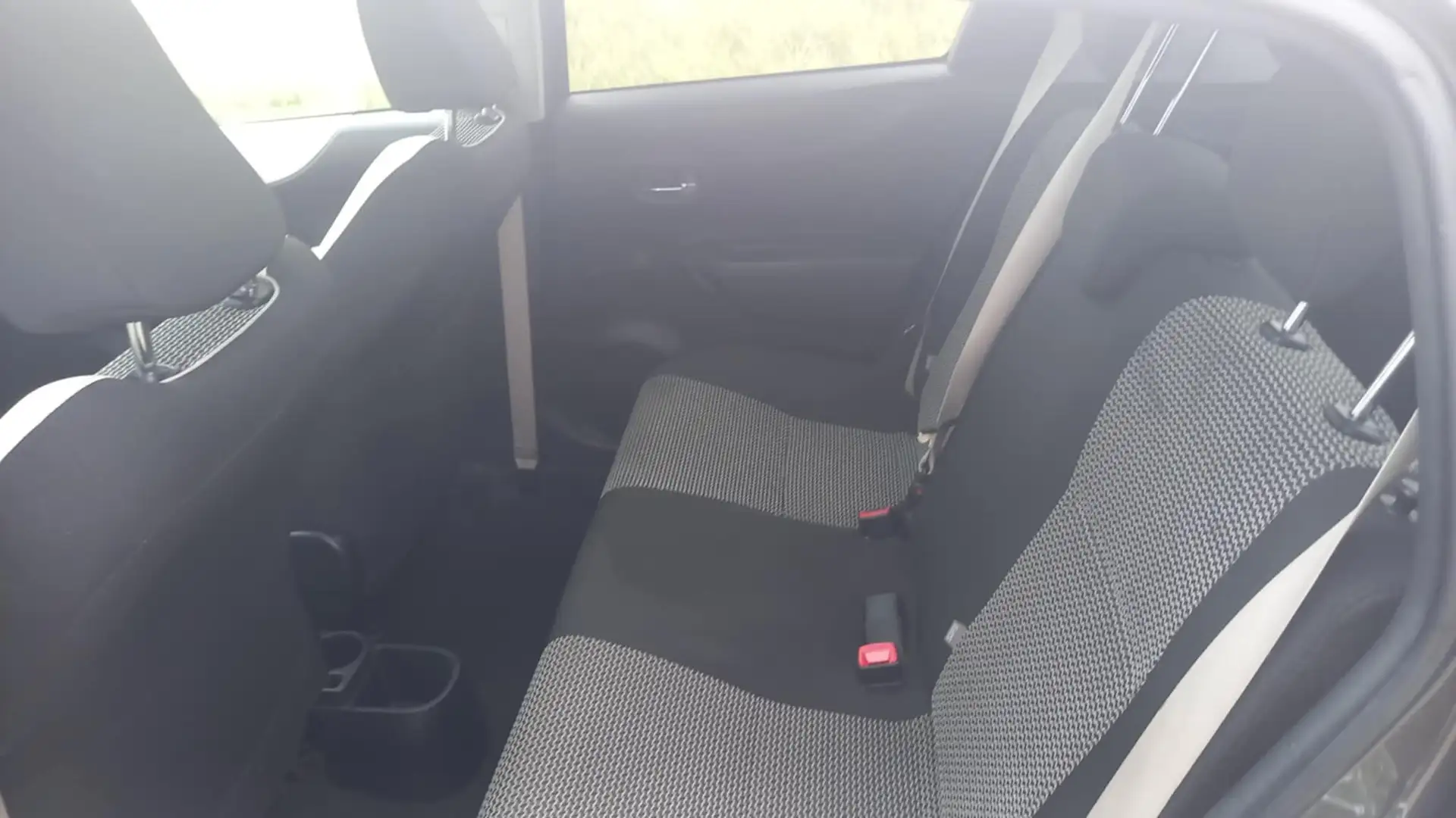 Toyota Yaris Yaris 1.33i VVT-i Design Gris - 2