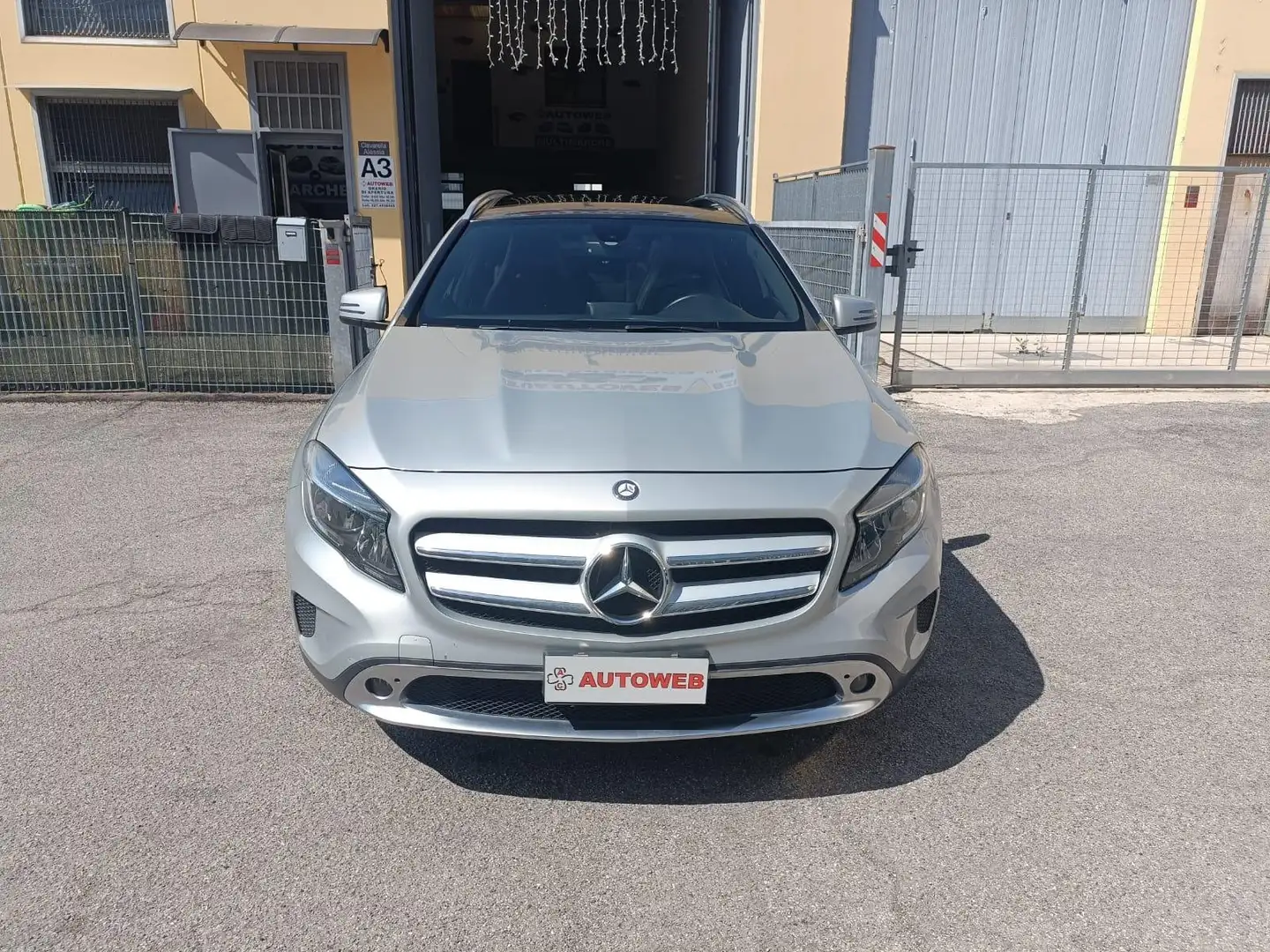 Mercedes-Benz GLA 220 d (cdi) Premium 4matic 170cv auto TETTO Šedá - 1