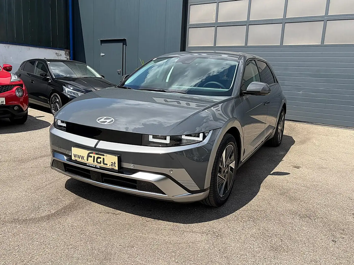 Hyundai IONIQ 5 Ioniq 5 Elektro 84kWh Comfort Line 4WD Aut. Grau - 2