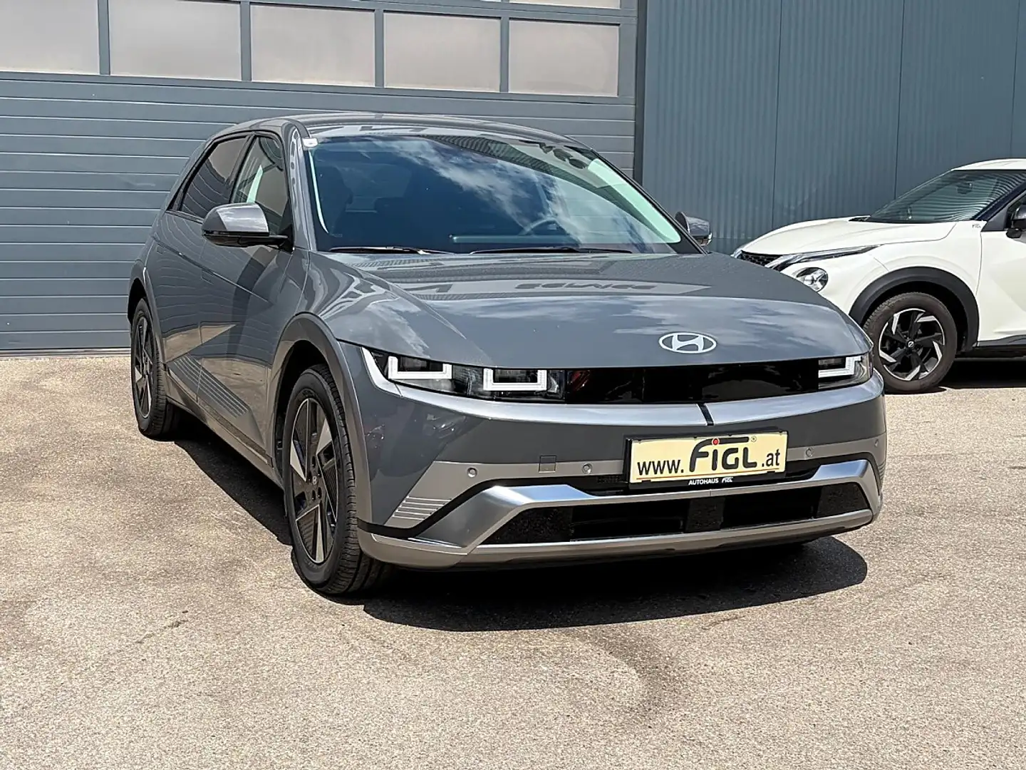 Hyundai IONIQ 5 Ioniq 5 Elektro 84kWh Comfort Line 4WD Aut. Grau - 1