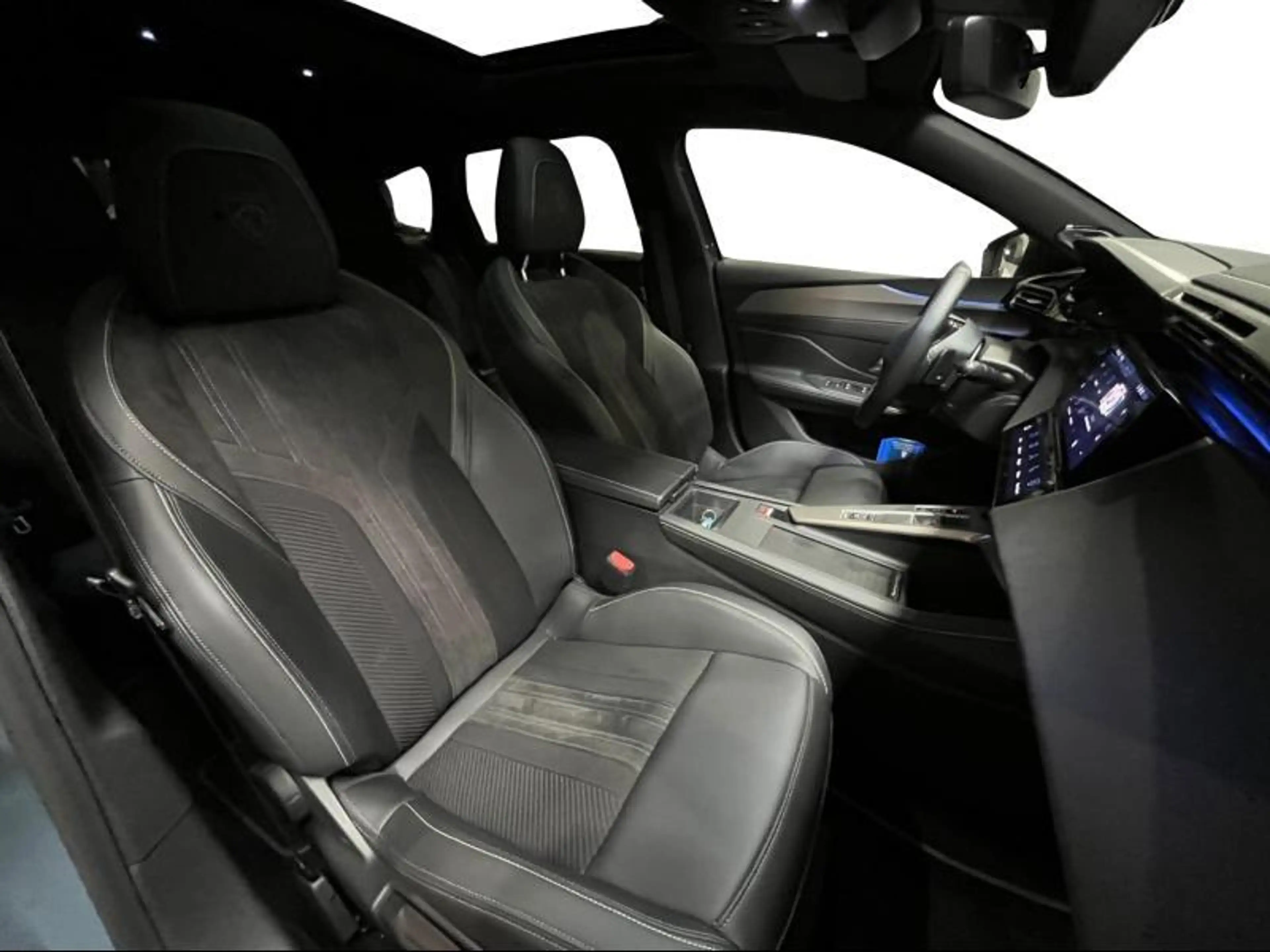 Peugeot 308 GT — photo 13