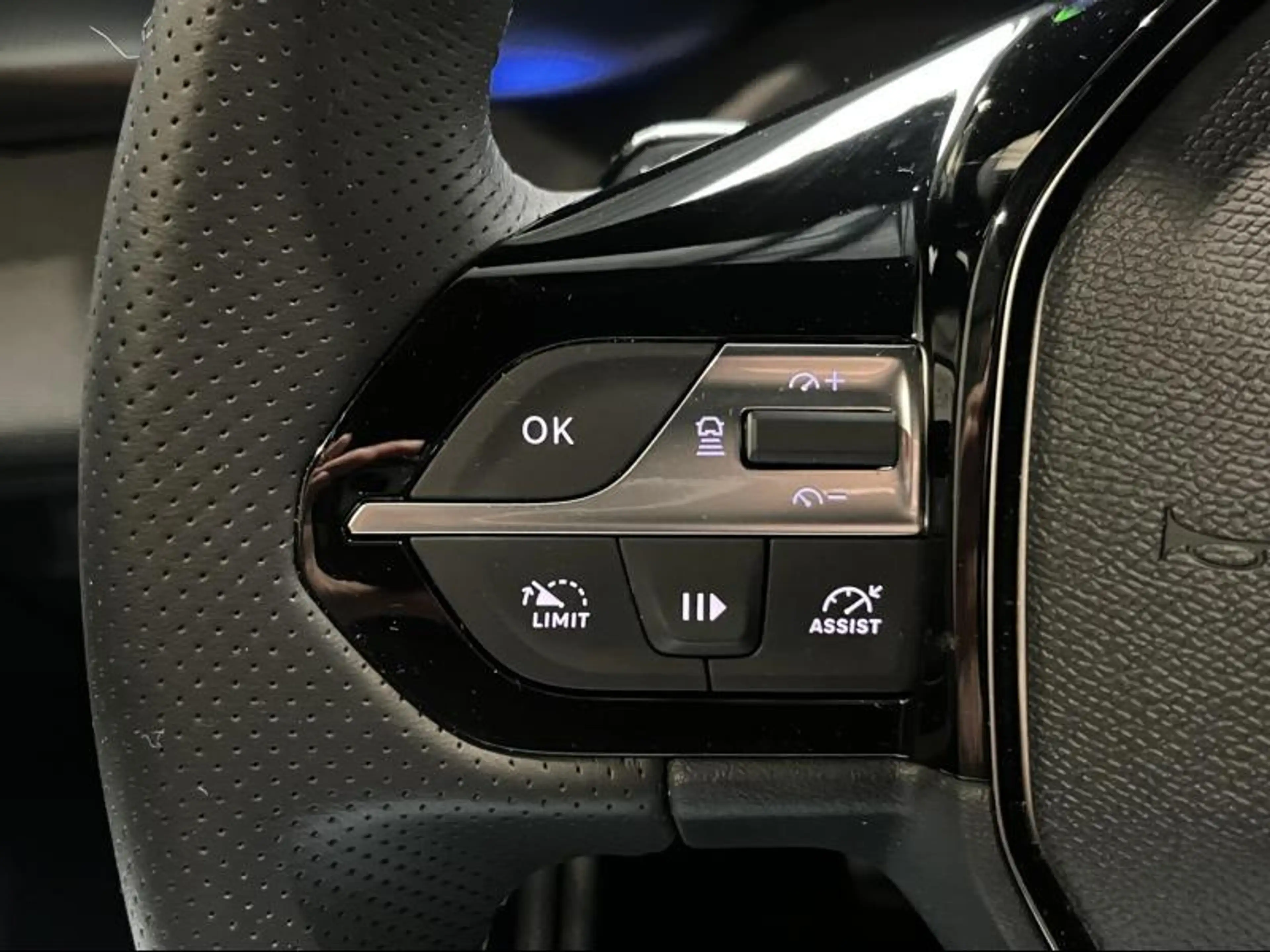 Peugeot 308 GT — photo 24