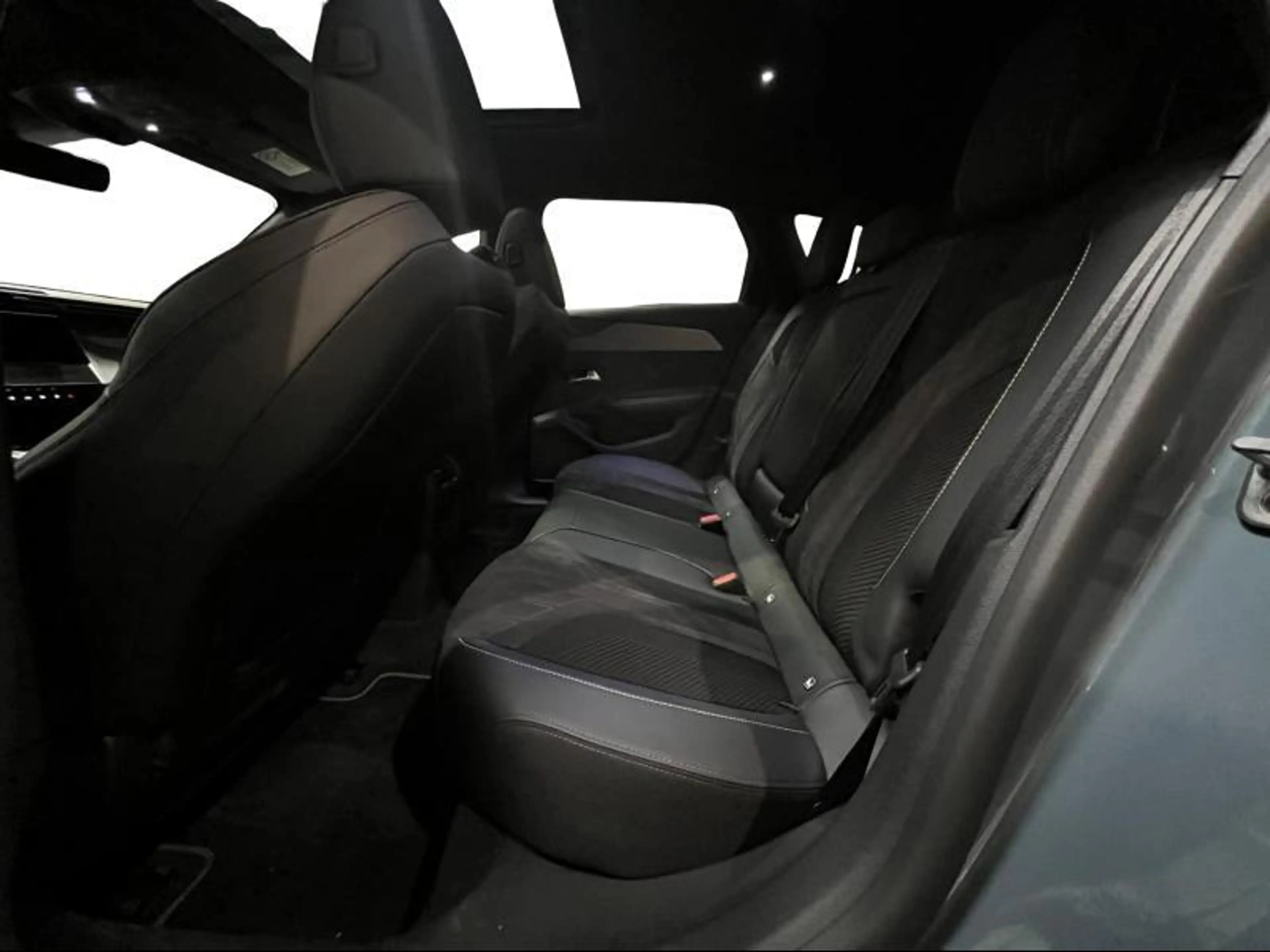 Peugeot 308 GT — photo 14