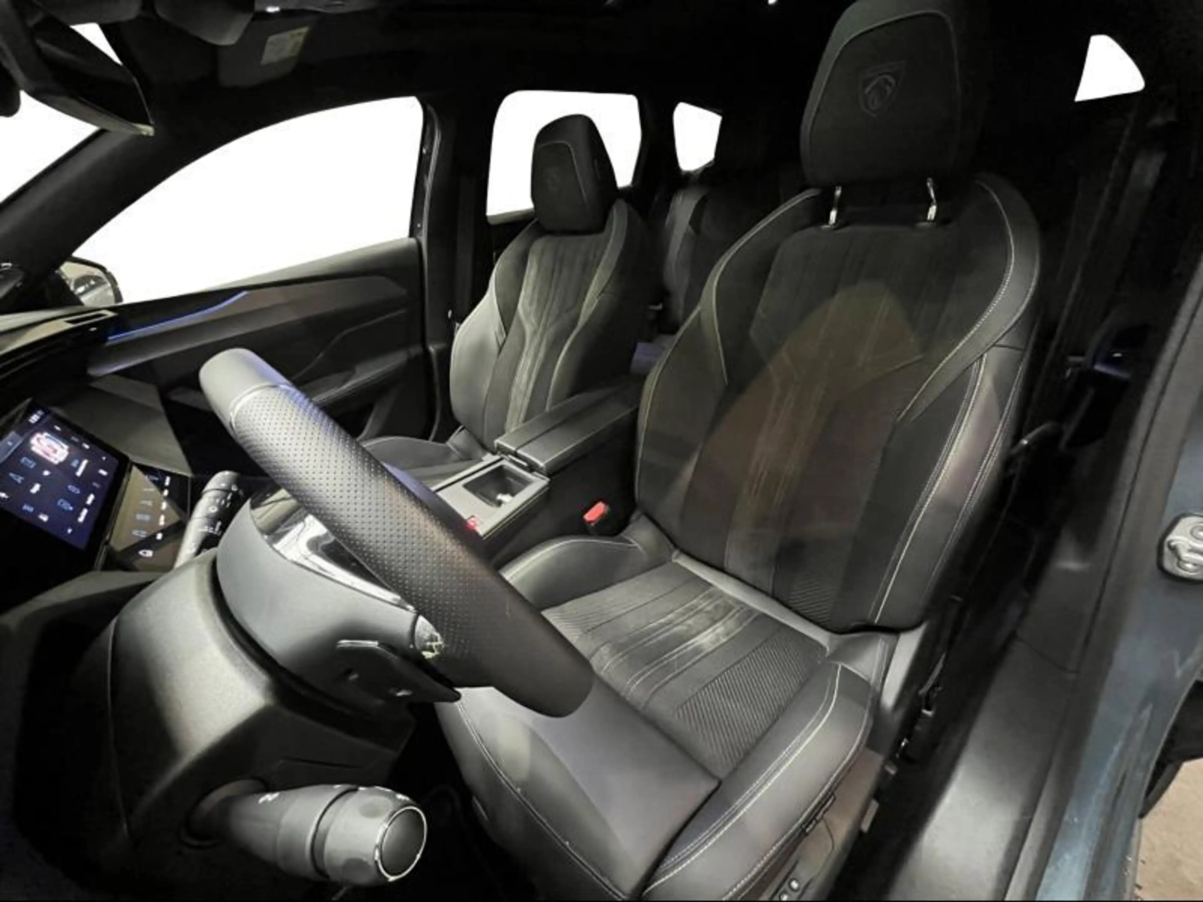 Peugeot 308 GT — photo 12