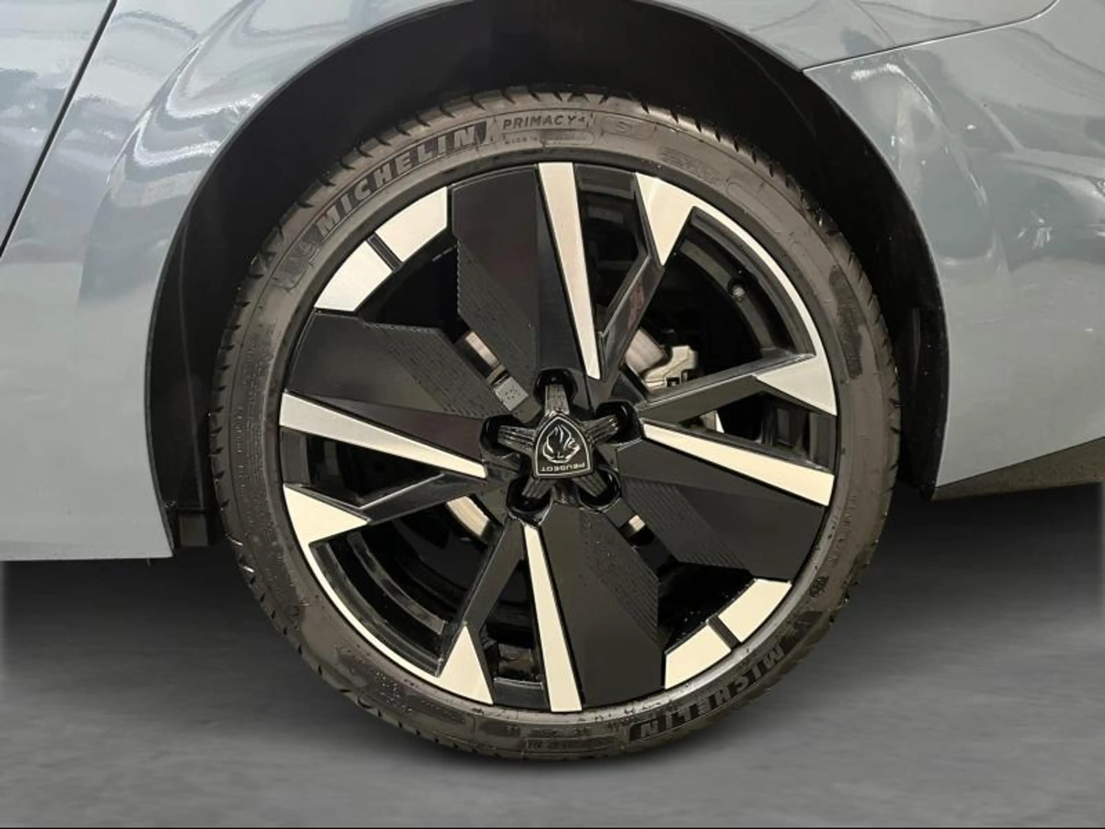 Peugeot 308 GT — photo 9