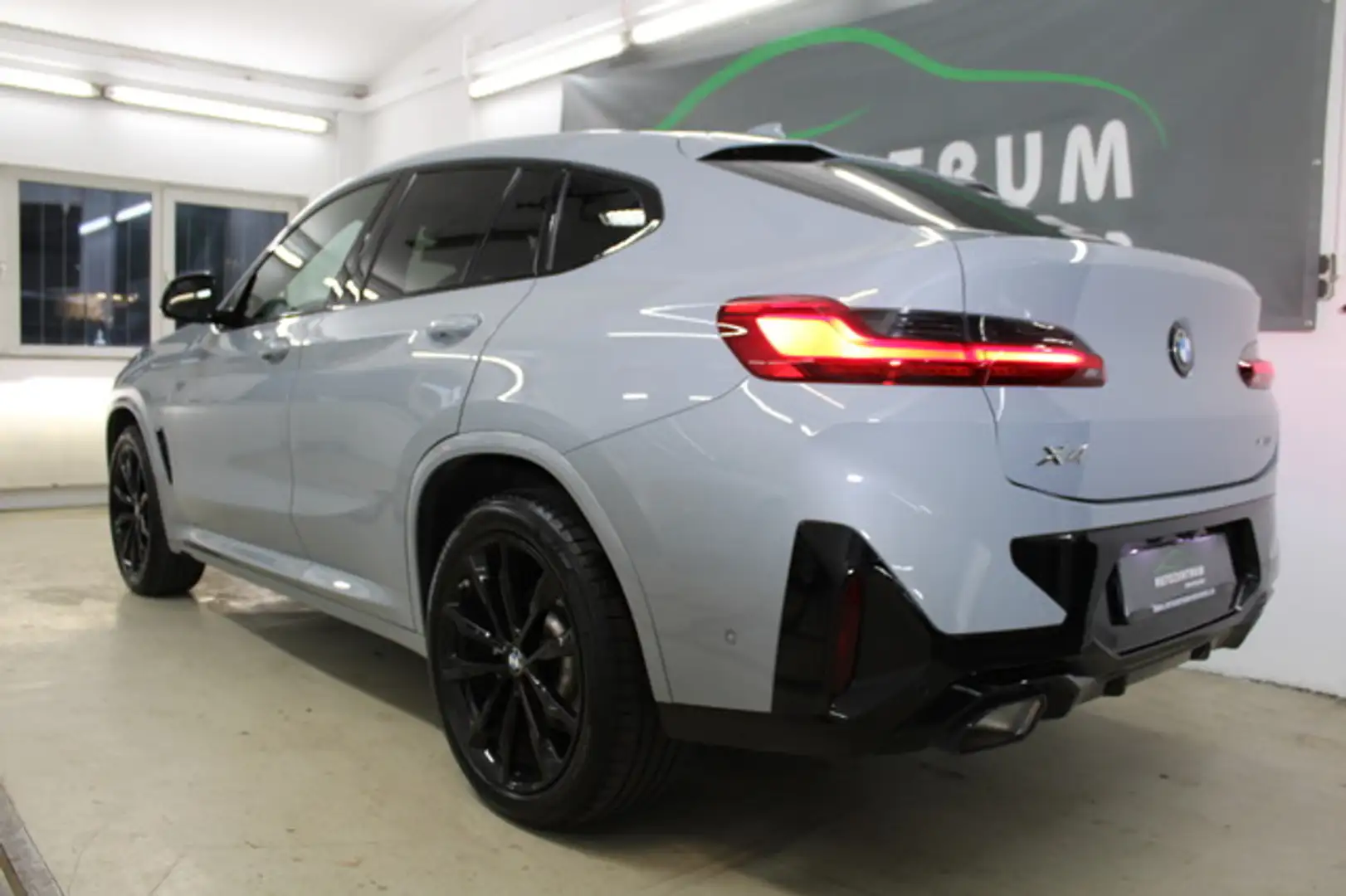 BMW X4 xDrive 20 d M Sport Edition 360°/LiveCkpt. Grau - 2