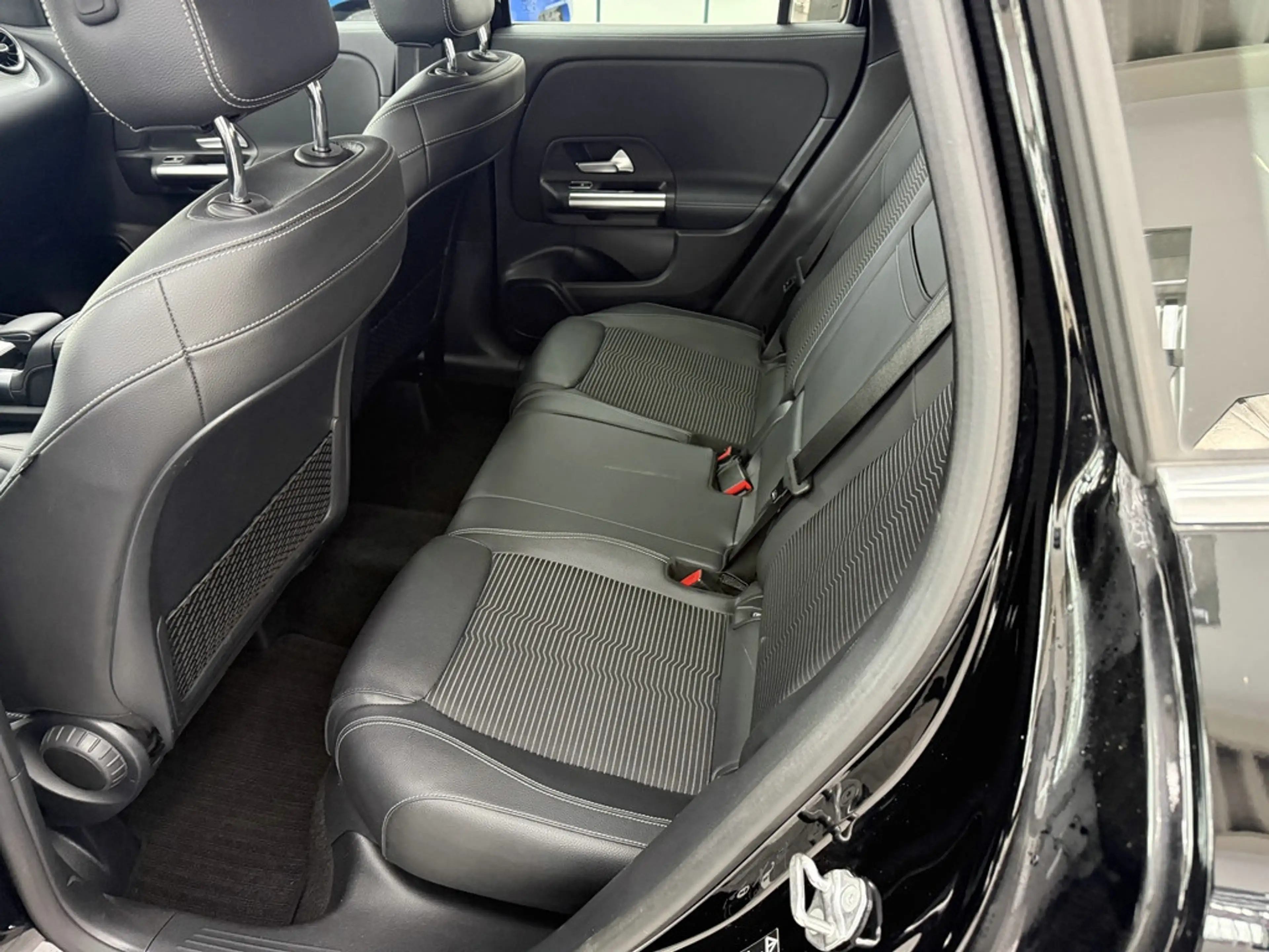 Mercedes-Benz GLA 250 e, 1 Hand, Leder, Kamera, Widescreen — photo 15