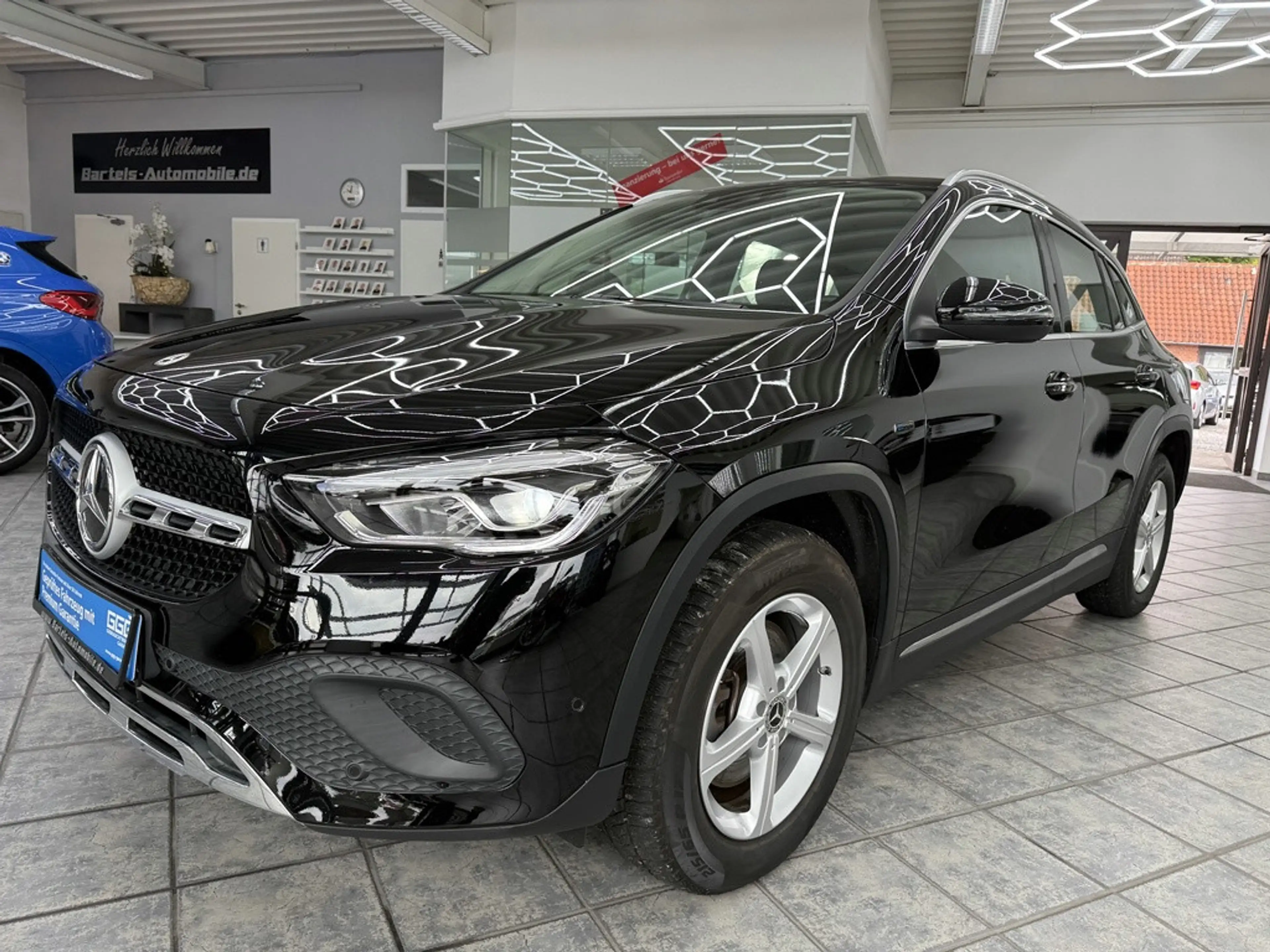 Mercedes-Benz GLA 250 e, 1 Hand, Leder, Kamera, Widescreen — photo 8