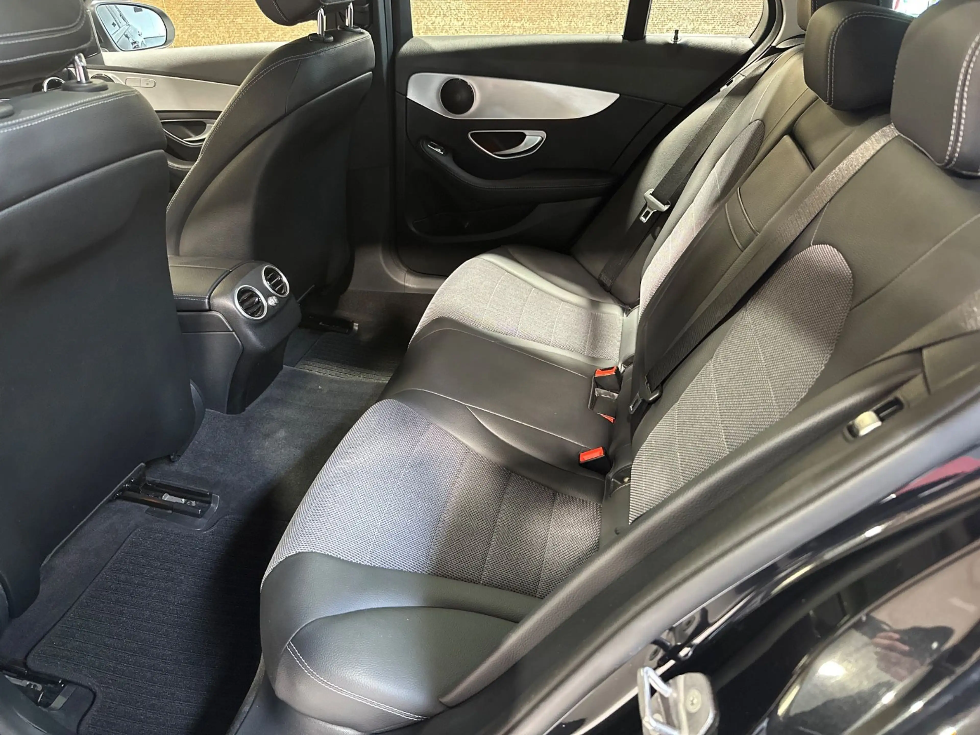 Mercedes-Benz C 180 CGI * PANO * SHZ * PDC * SERVICE NEU * — photo 9