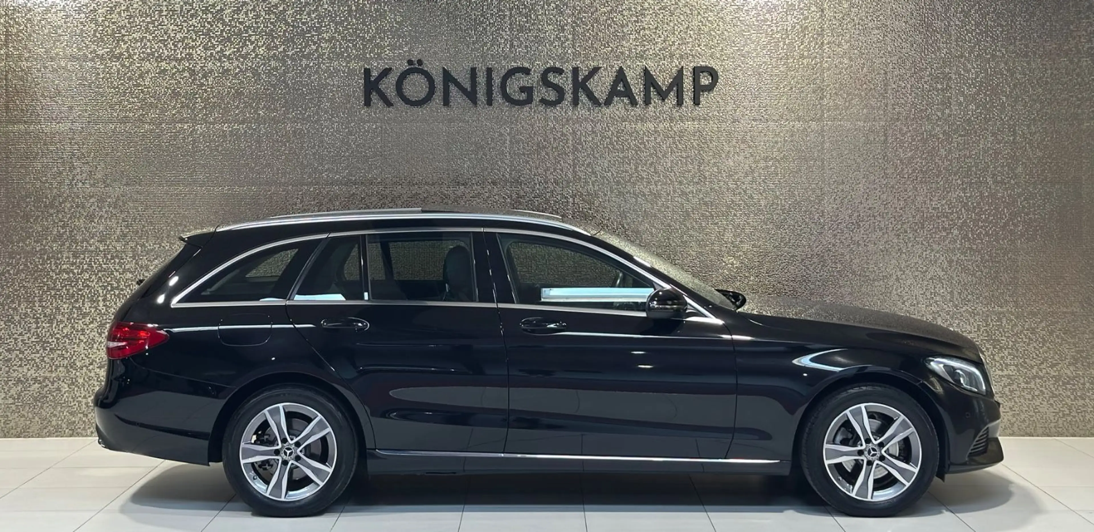 Mercedes-Benz C 180 CGI * PANO * SHZ * PDC * SERVICE NEU * — photo 2