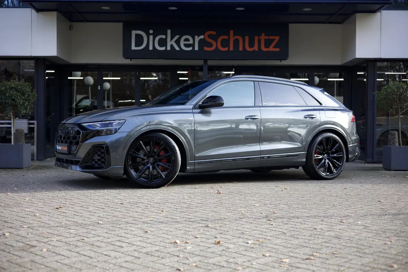 Audi Q8 60 TFSIe Competition Pano | Vierwielbesturing | Tr Gris - 1
