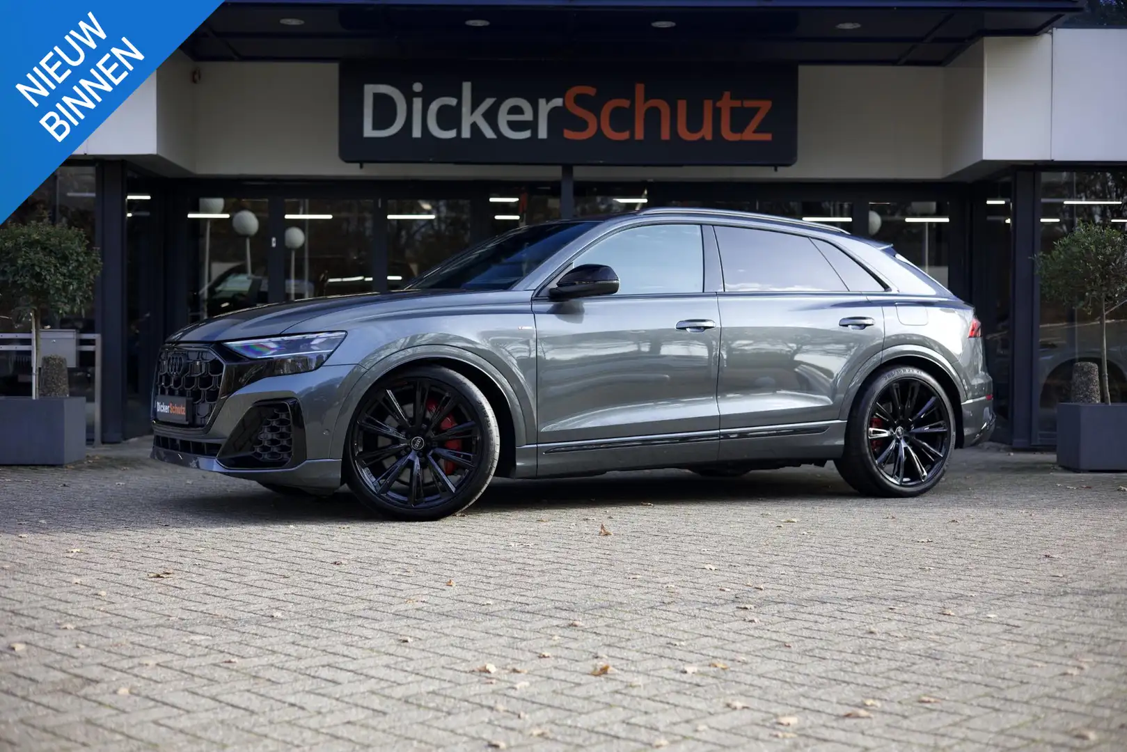 Audi Q8 60 TFSIe Competition Pano | Vierwielbesturing | Tr Zwart - 1