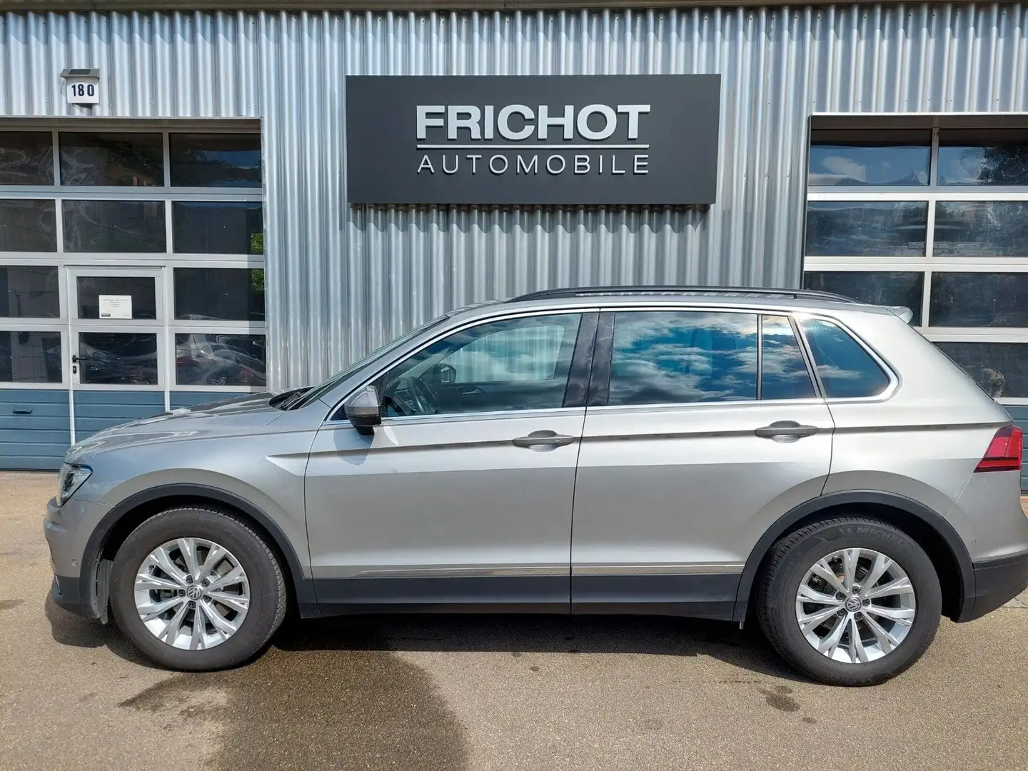 Volkswagen Tiguan 1.4 TSI DSG*Comfortline*AHK*Kamera*LED* Argent - 1
