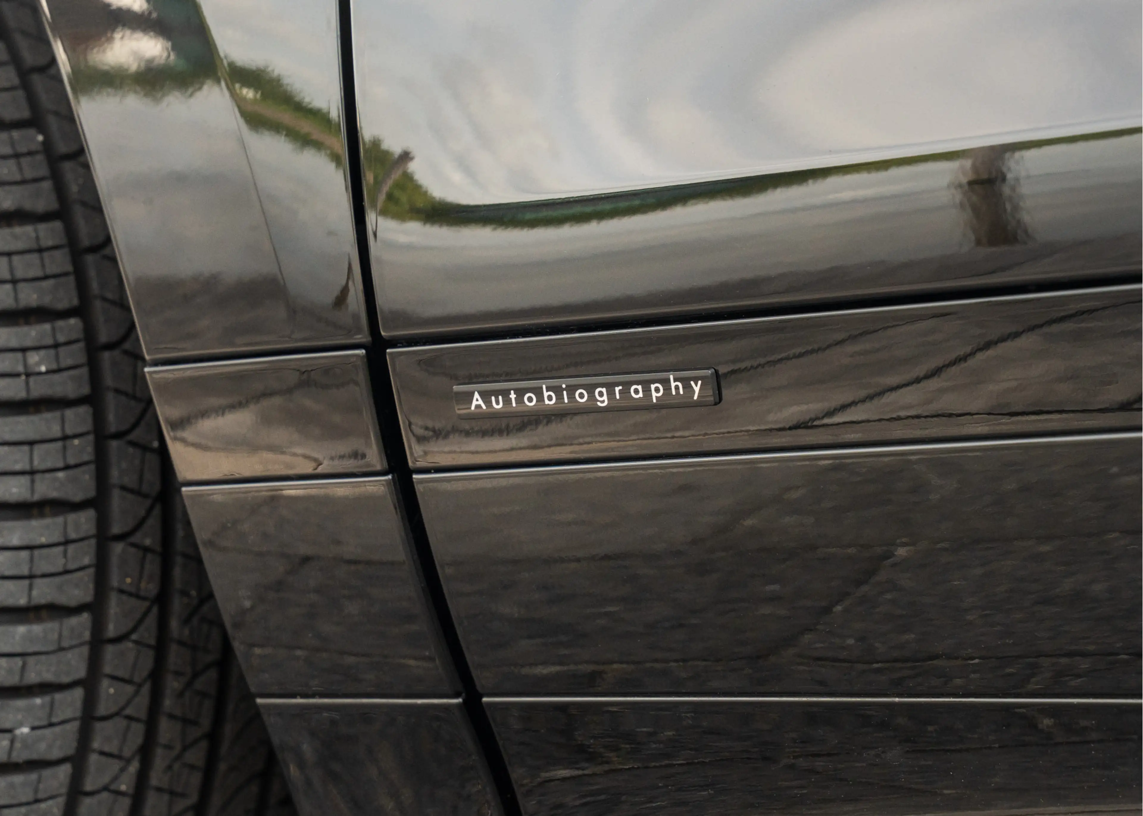 Land Rover Range Rover Evoque P270e Autobiography | Santorini Black - Cloud lede — photo 10