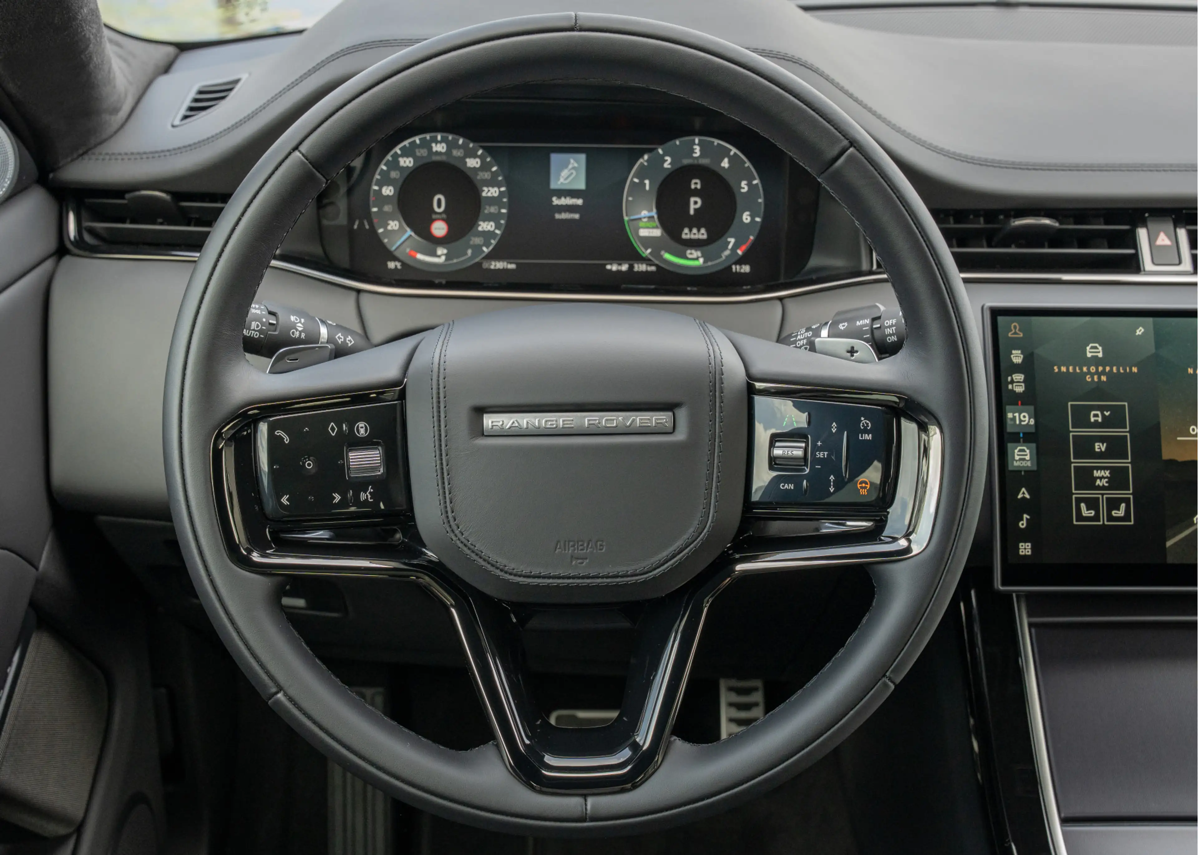 Land Rover Range Rover Evoque P270e Autobiography | Santorini Black - Cloud lede — photo 13