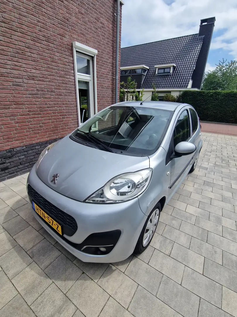 Peugeot 107 1.0 Blue Lease Grijs - 2
