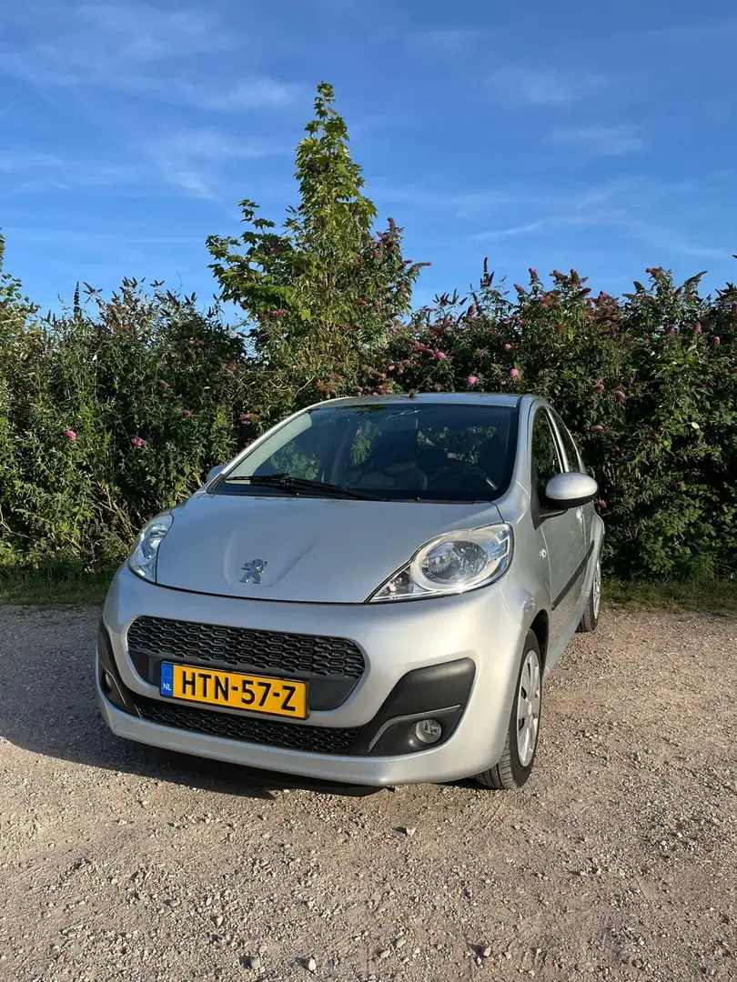 Peugeot 107 1.0 Blue Lease Šedá - 1