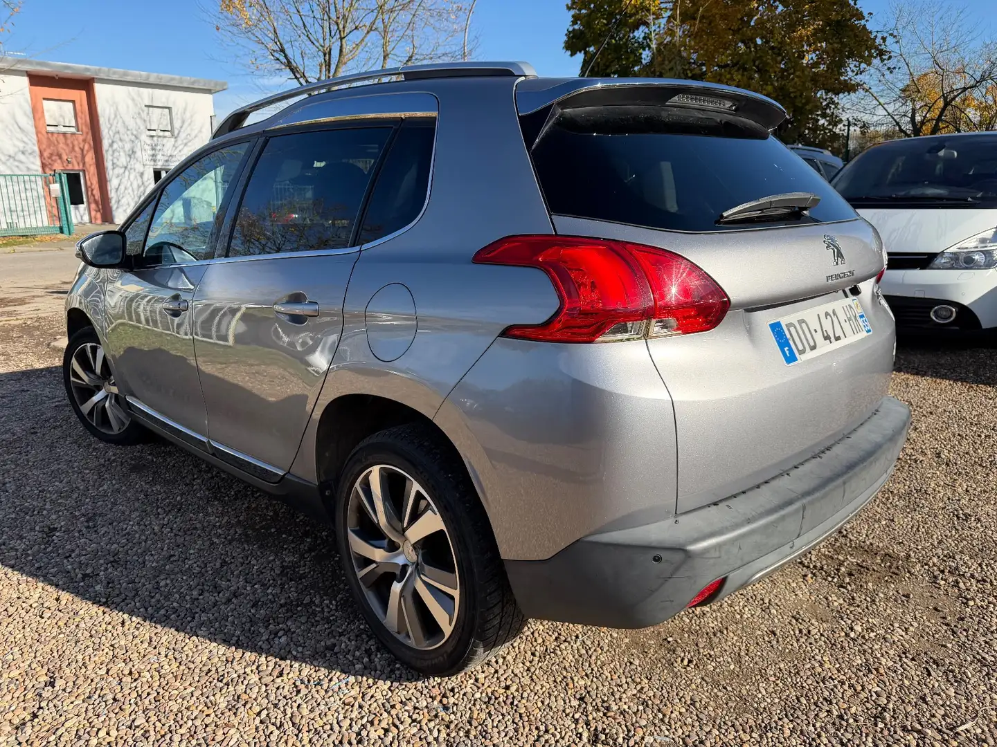 Peugeot 2008 Feline Gris - 2