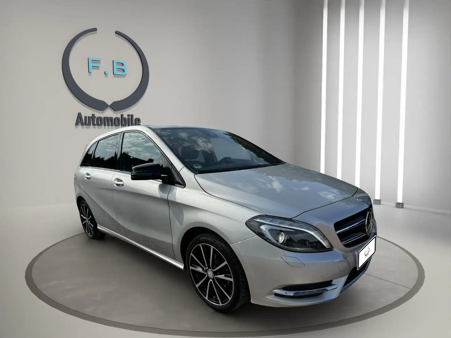 Mercedes-Benz B 200 /PDC/KLIMA/SHZ/STD.HZ/UVM.. Silber - 1