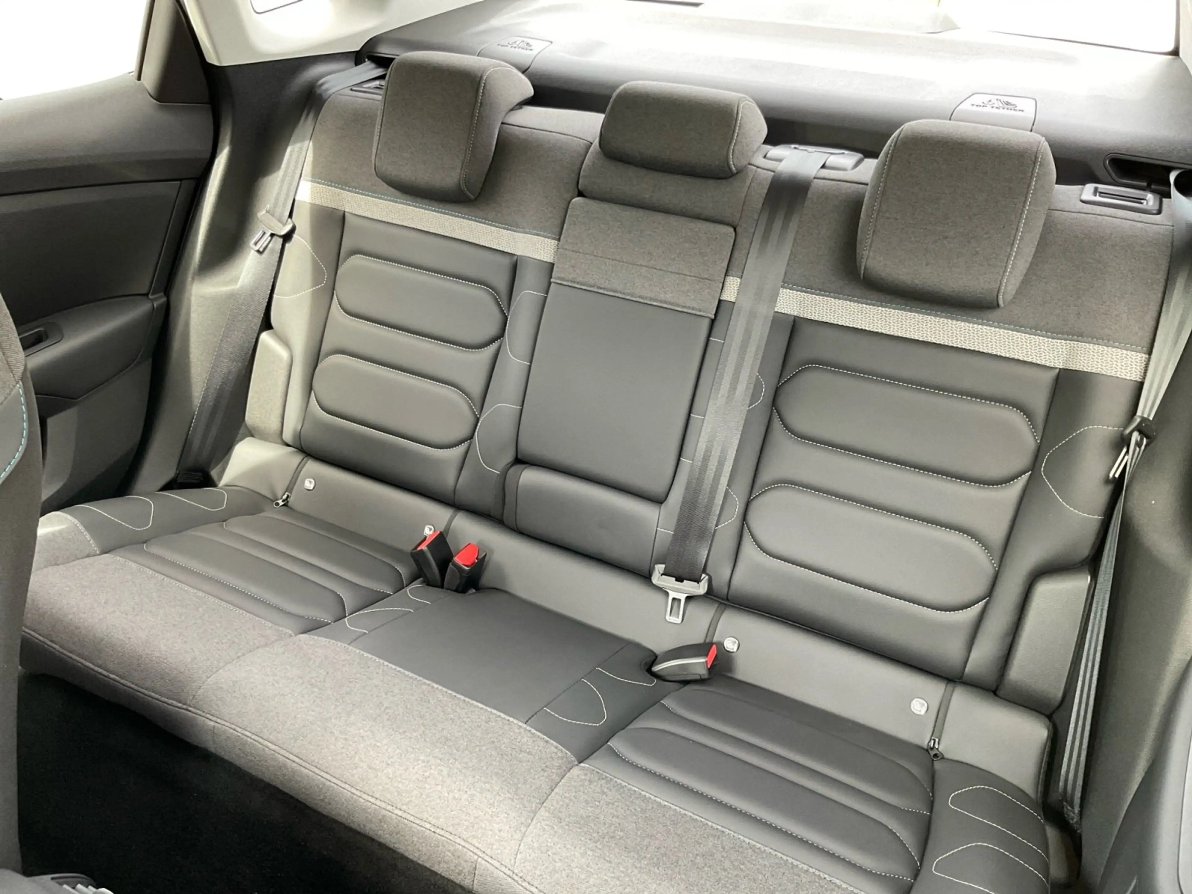 Citroen C4 X 1.2 Automatik 130 Max Vollausstattung — photo 15