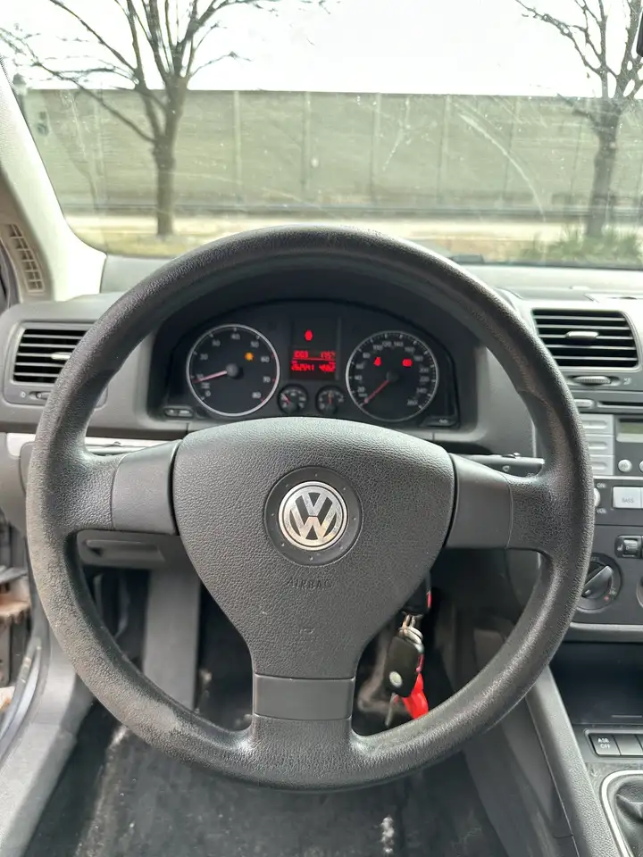 Volkswagen Jetta снимка Volkswagen Jetta