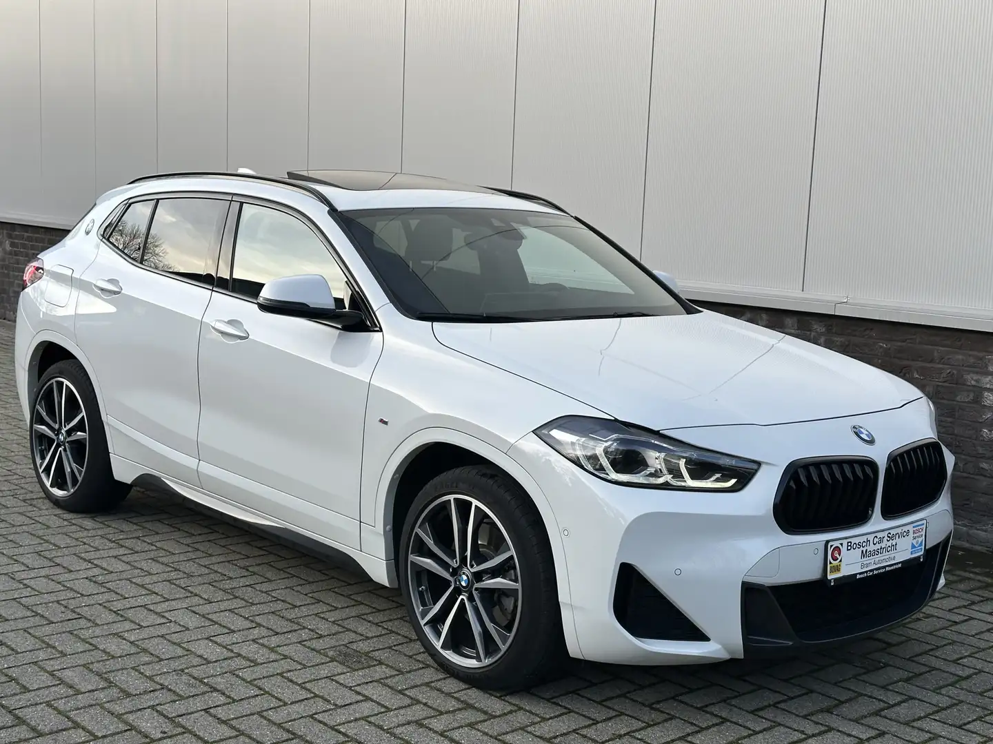 BMW X2 xDrive25e M-Sport | HUD | Pano | Harman & K | Adap Wit - 2