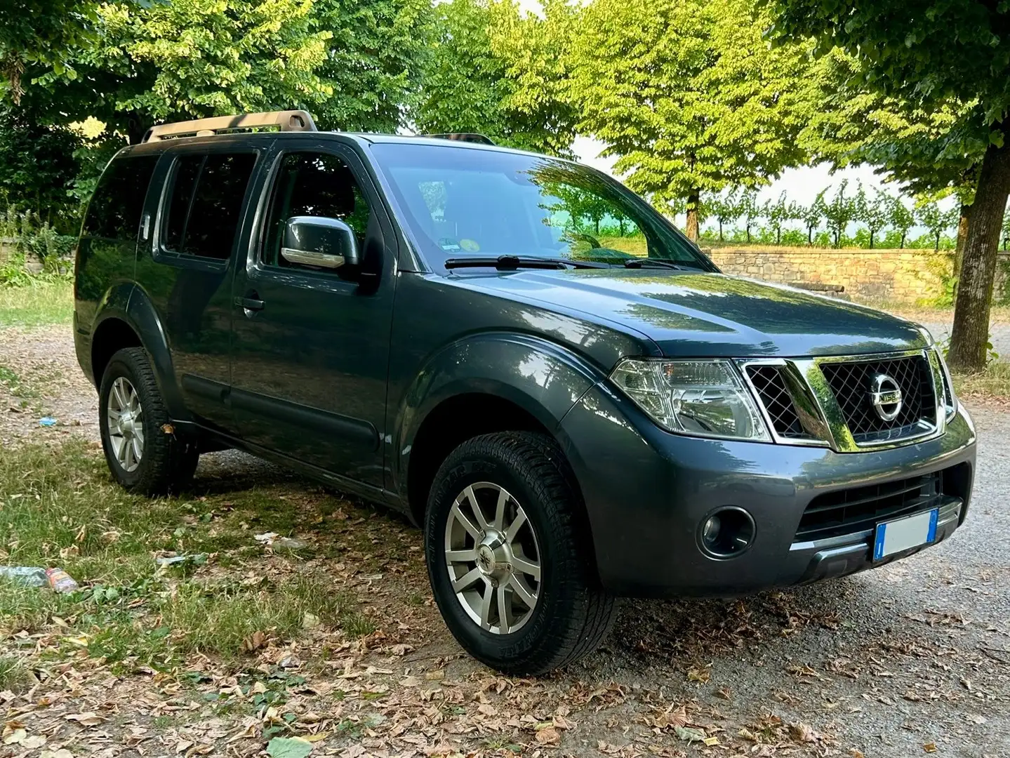 Nissan Pathfinder Pathfinder III 2010 2.5 dci LE auto Grigio - 2