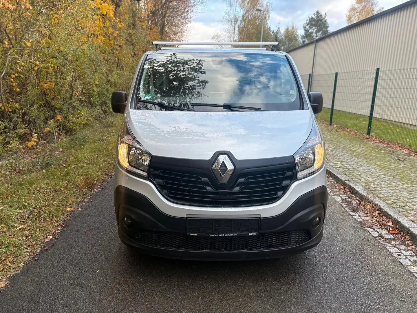 Renault Trafic L1H1 2,9t Komfort Klima Kamera AHK Tempom Silber - 2