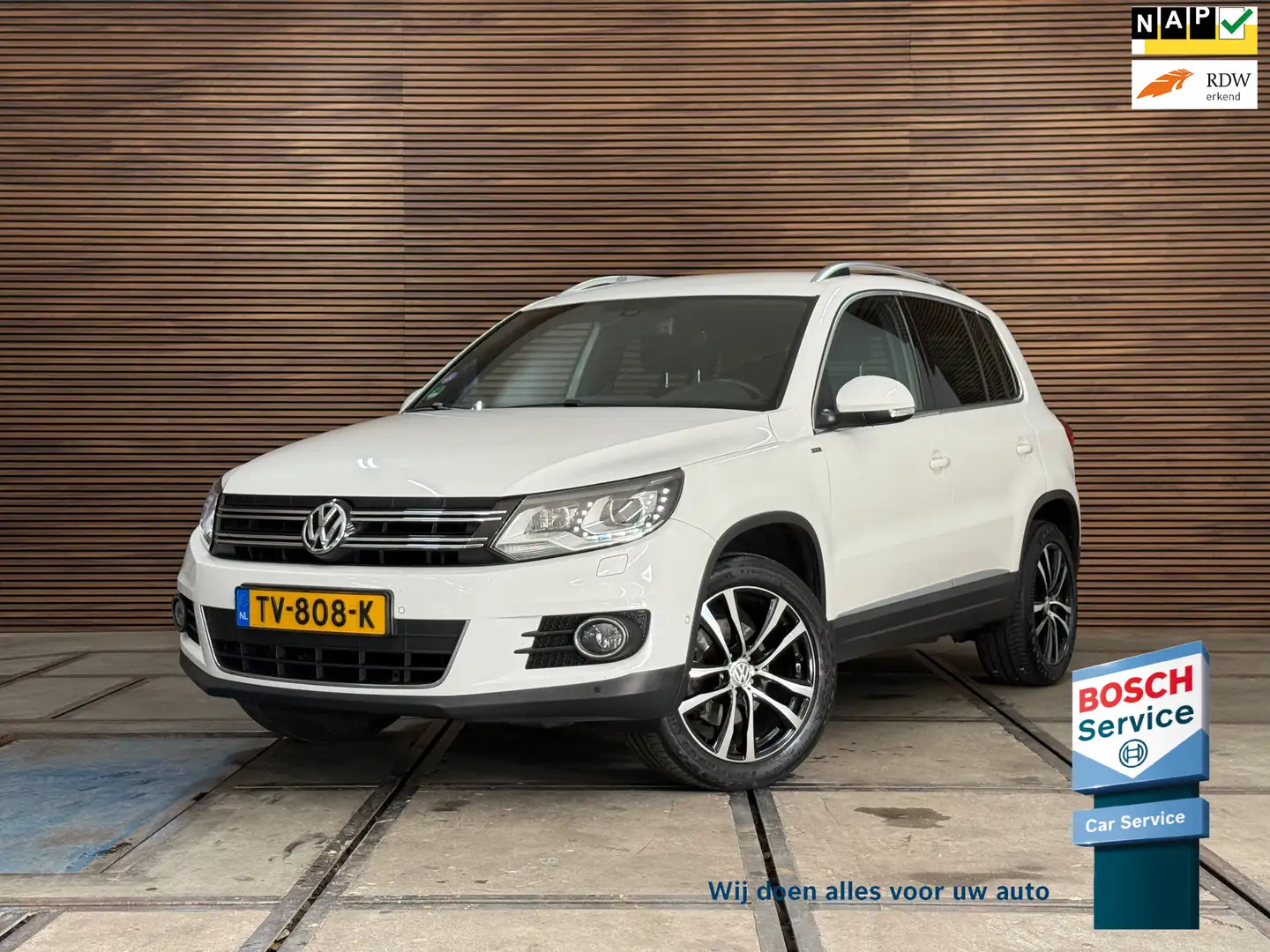 Volkswagen Tiguan 2.0 TSI Sport&Style 4Motion Automaat | Trekhaak | Wit - 1
