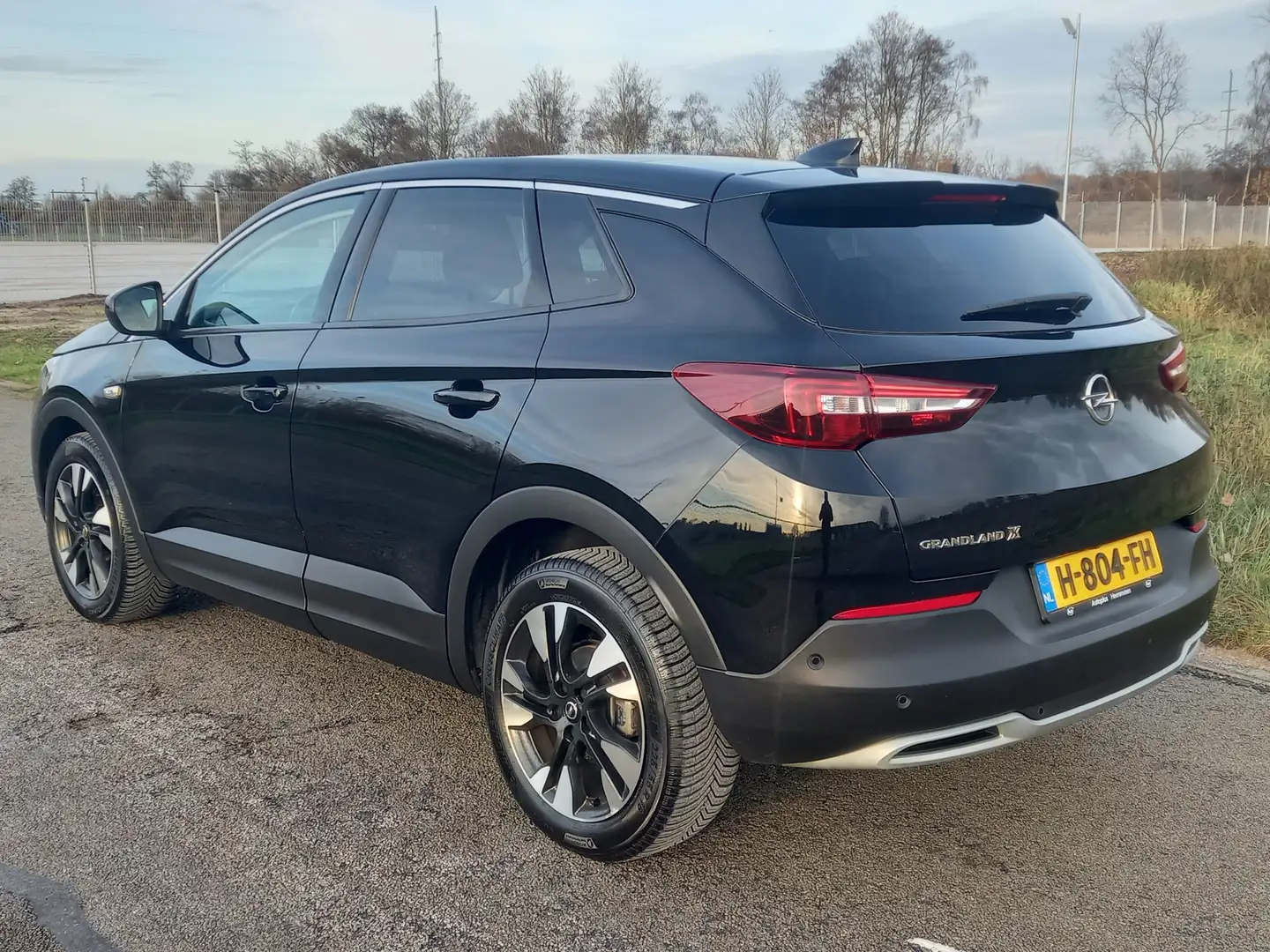 Opel Grandland X 1.2 Turbo Business Executive Noir - 2