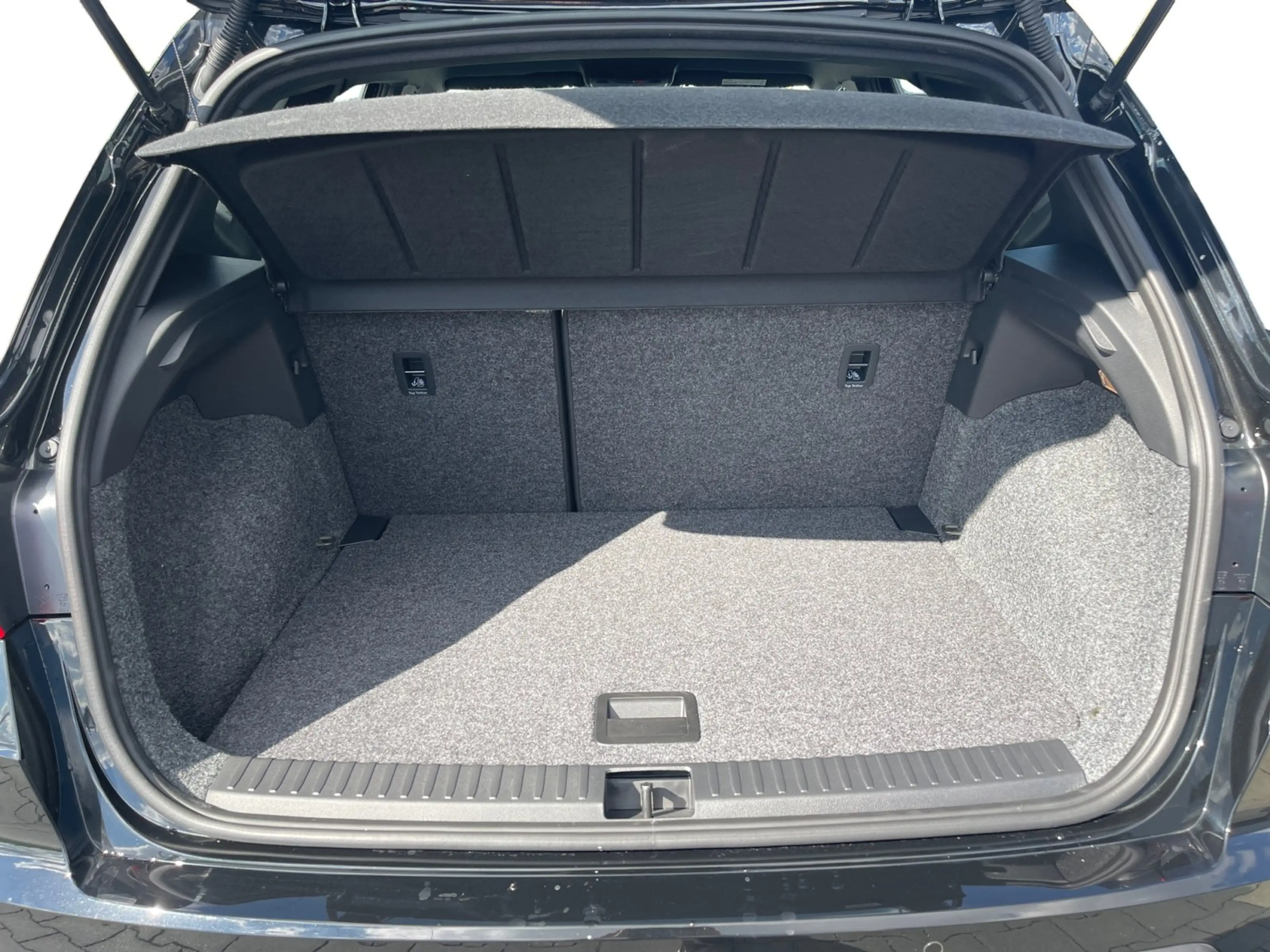 SEAT Arona Style TSI DSG|AHK|NAVI|KAMERA|APP-CONNECT| — photo 7