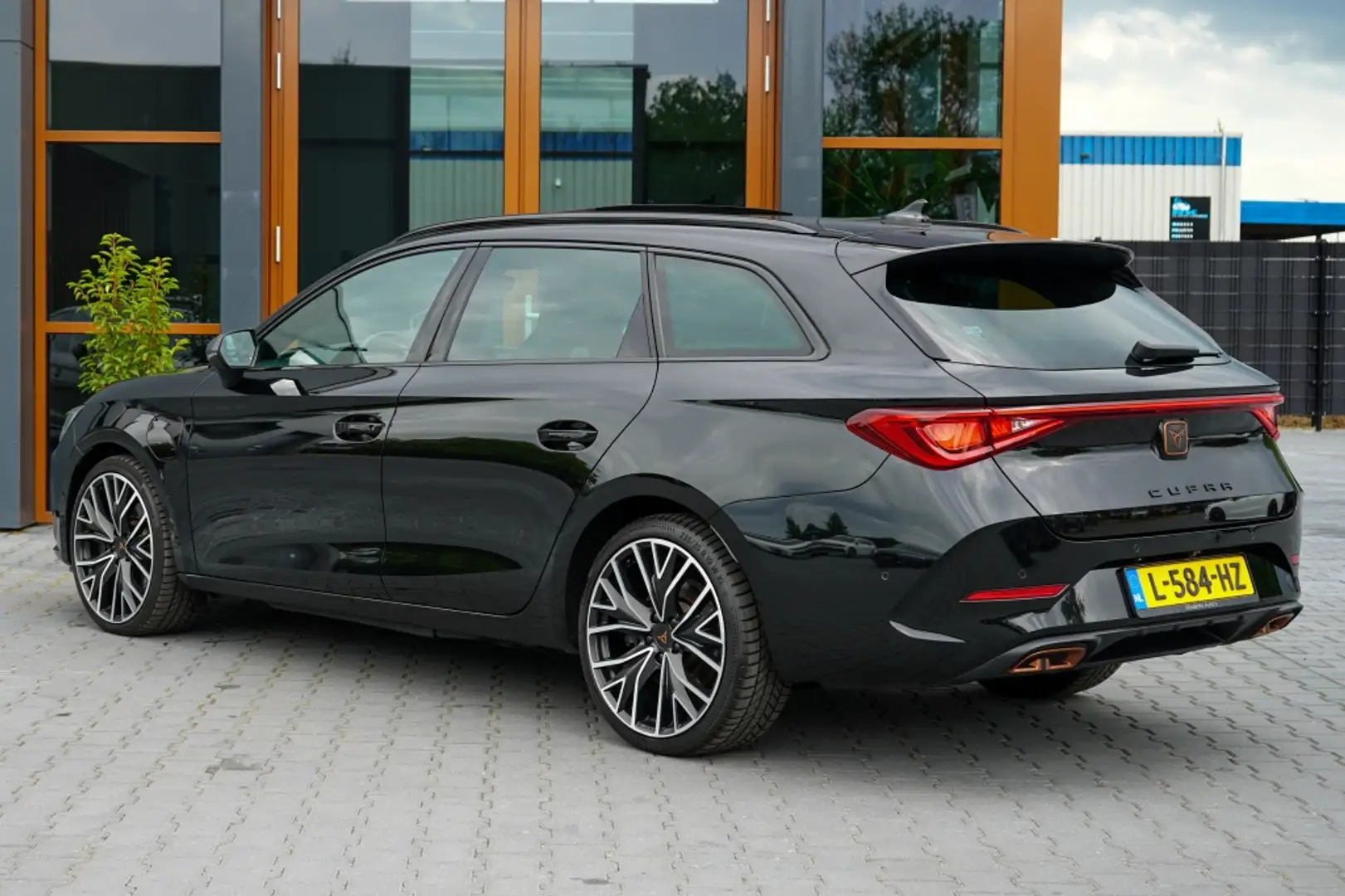CUPRA Leon Sportstourer 1.4 e-Hybrid Perf. | Pano | Led | Ada Zwart - 2