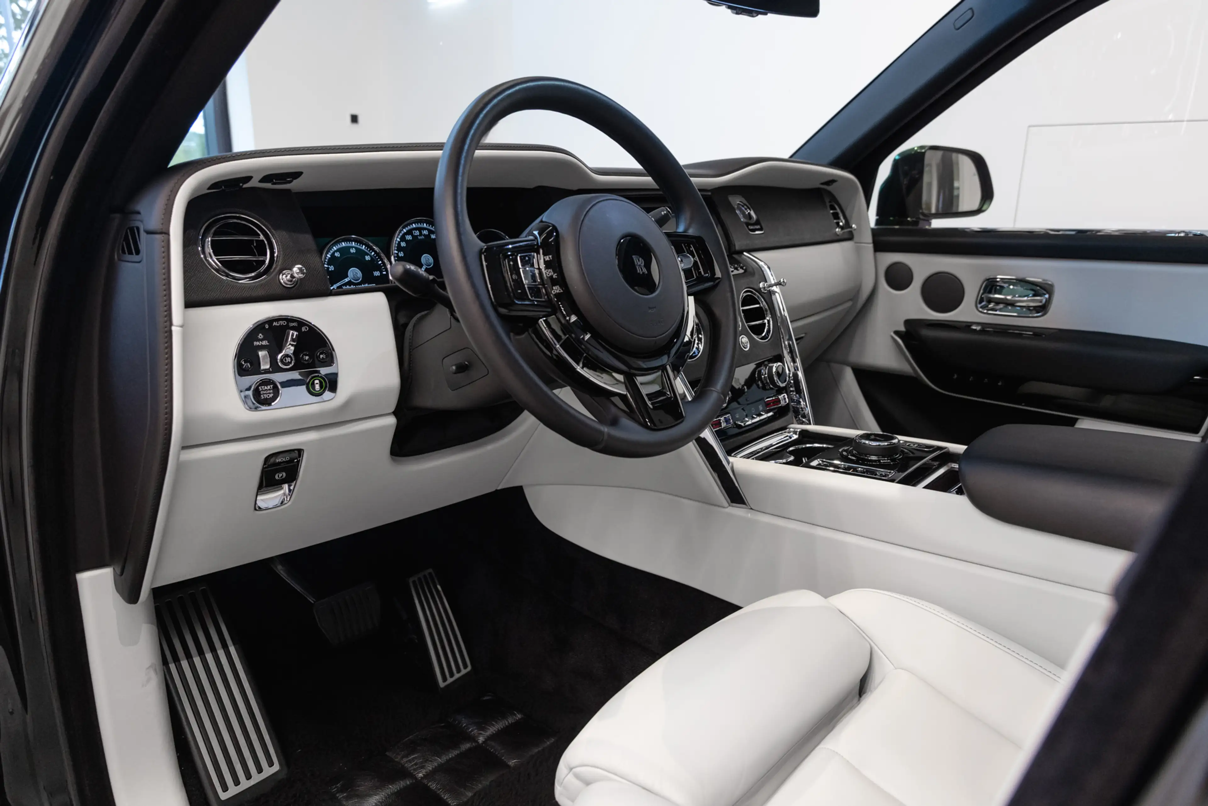 Rolls-Royce Cullinan 6.75 V12 — photo 8