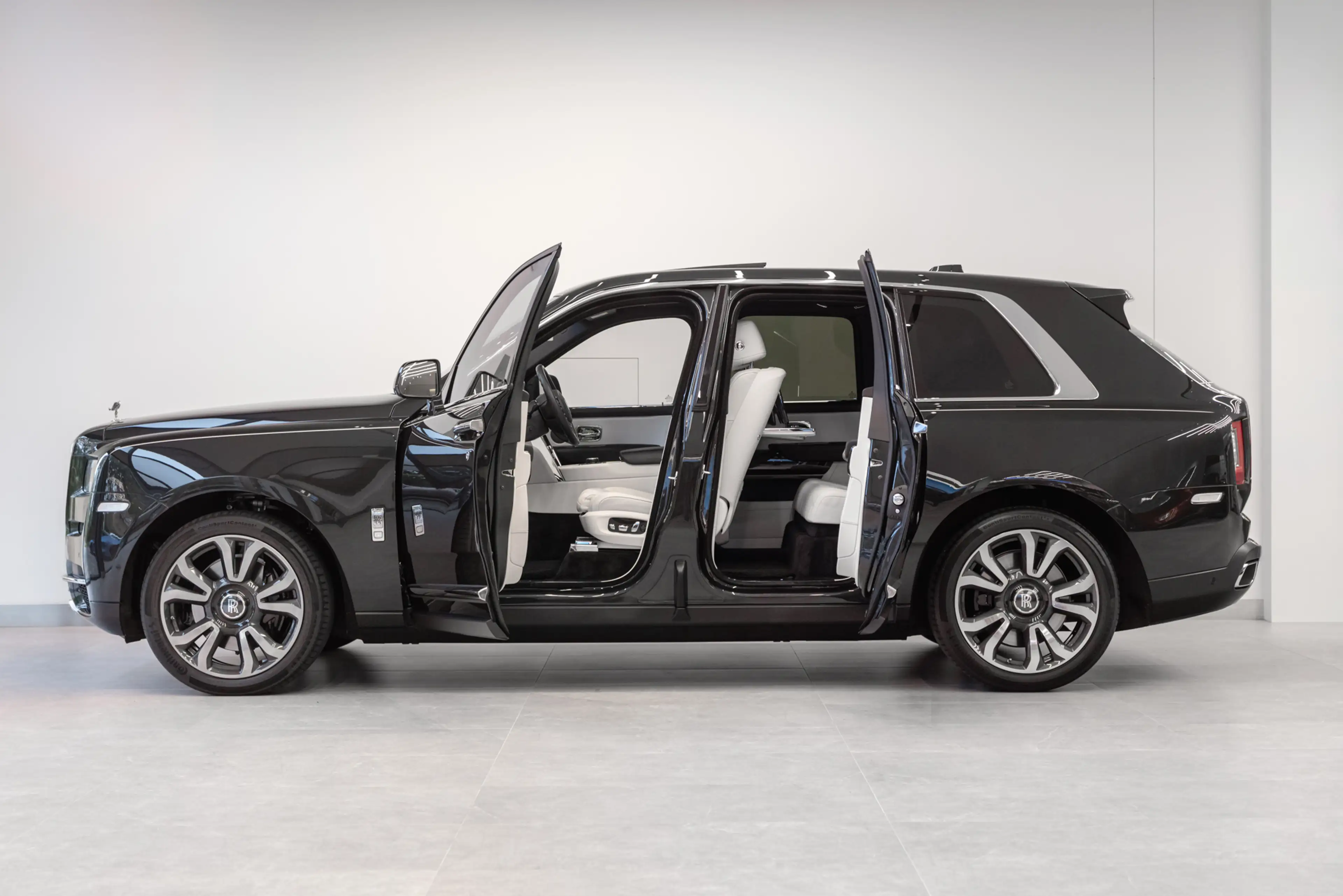 Rolls-Royce Cullinan 6.75 V12 — photo 7