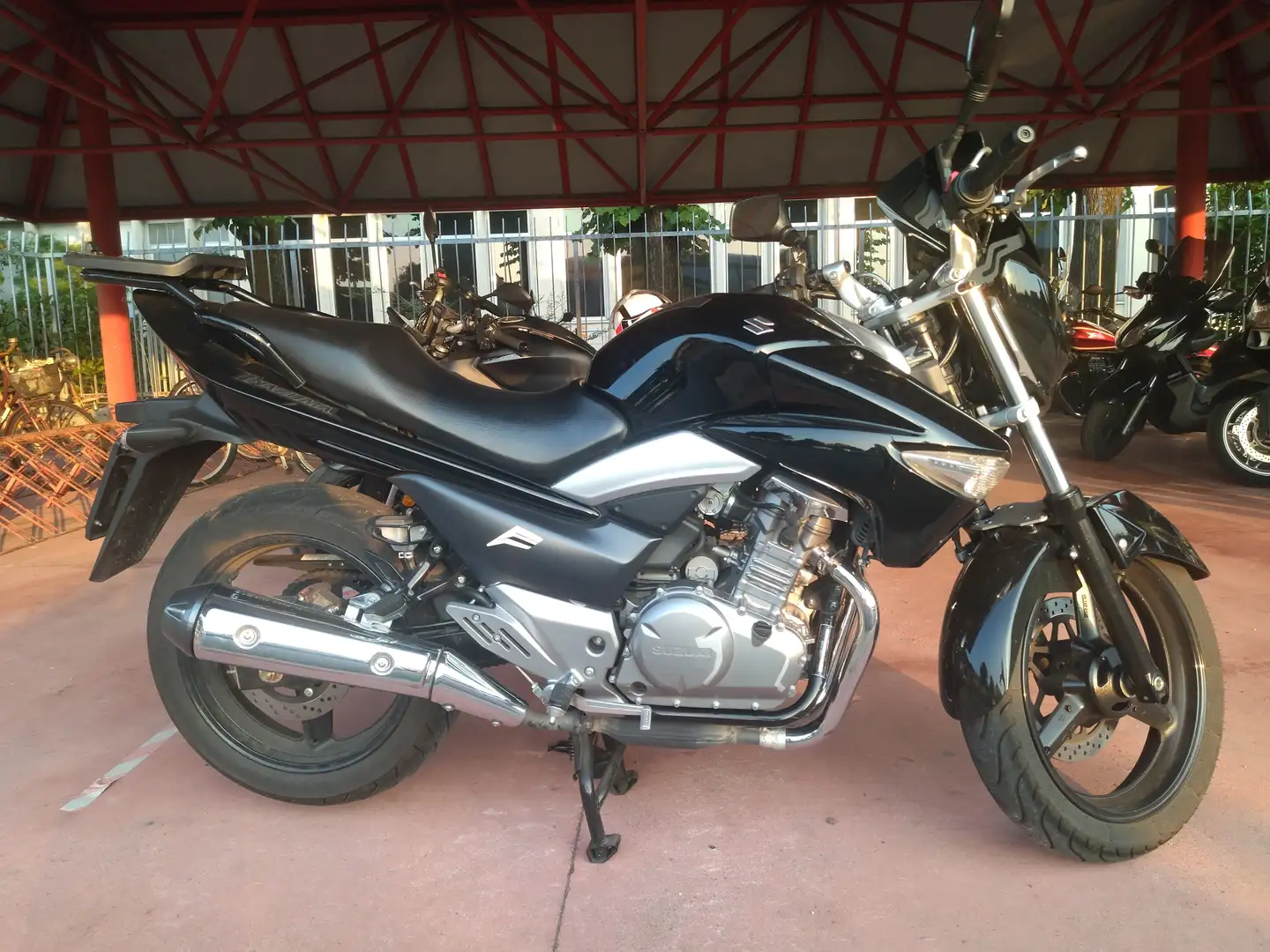 Suzuki Inazuma 250 Noir - 1