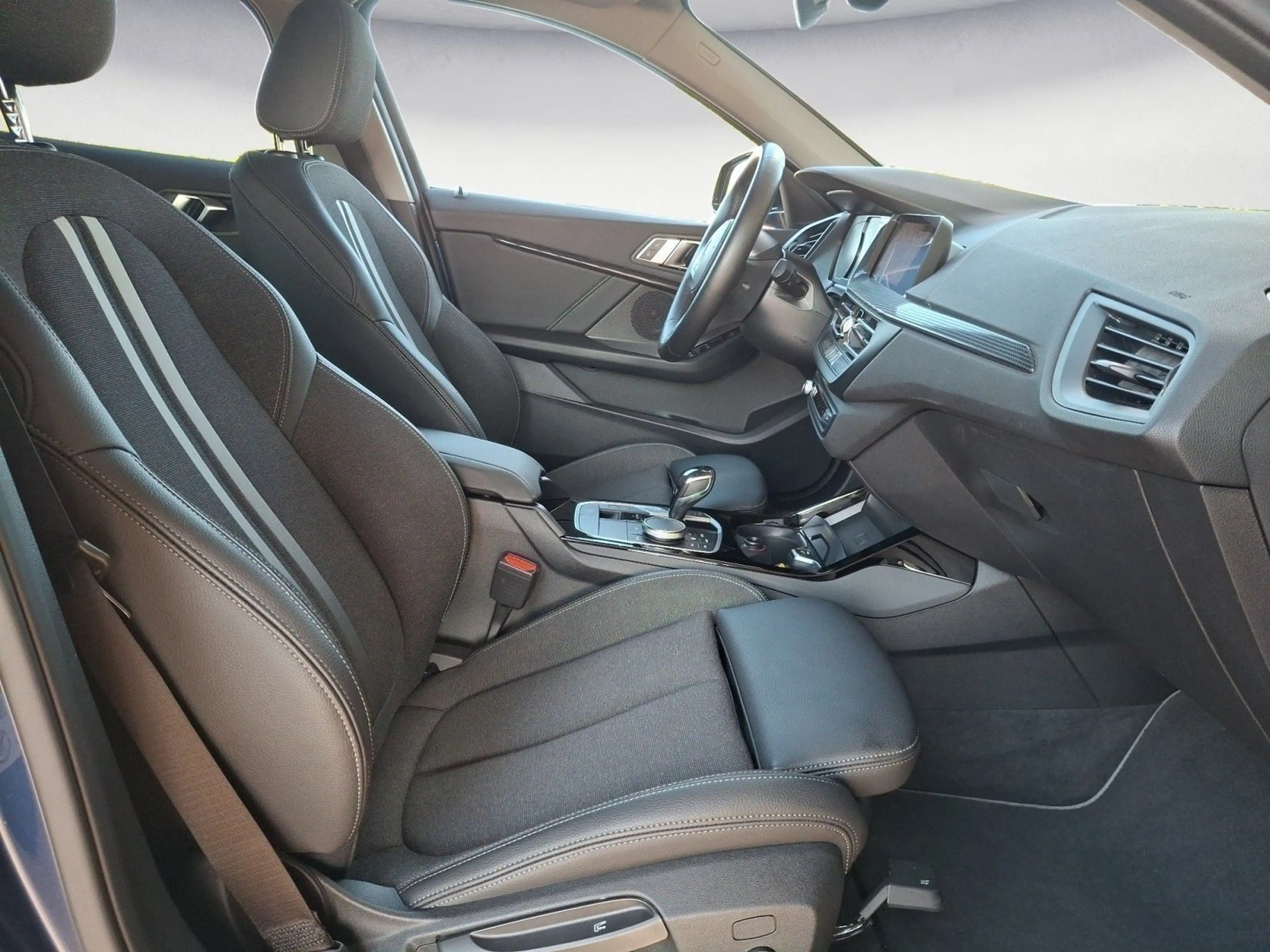 BMW 120 d Steptronic Sport Line Aut. Live Cockpit Plu — photo 9