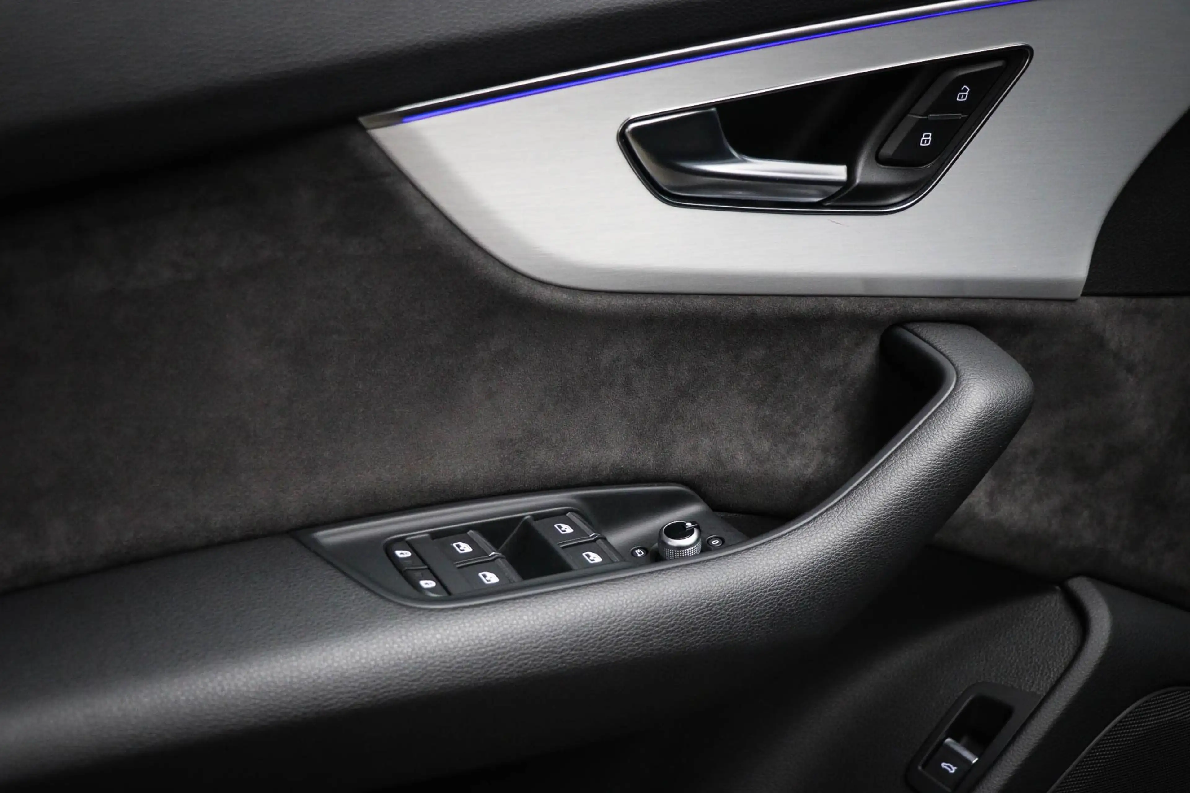 Audi Q7 4.0 TFSI SQ7 quattro 7p | PANORAMDAK | LEDER | STO — photo 29