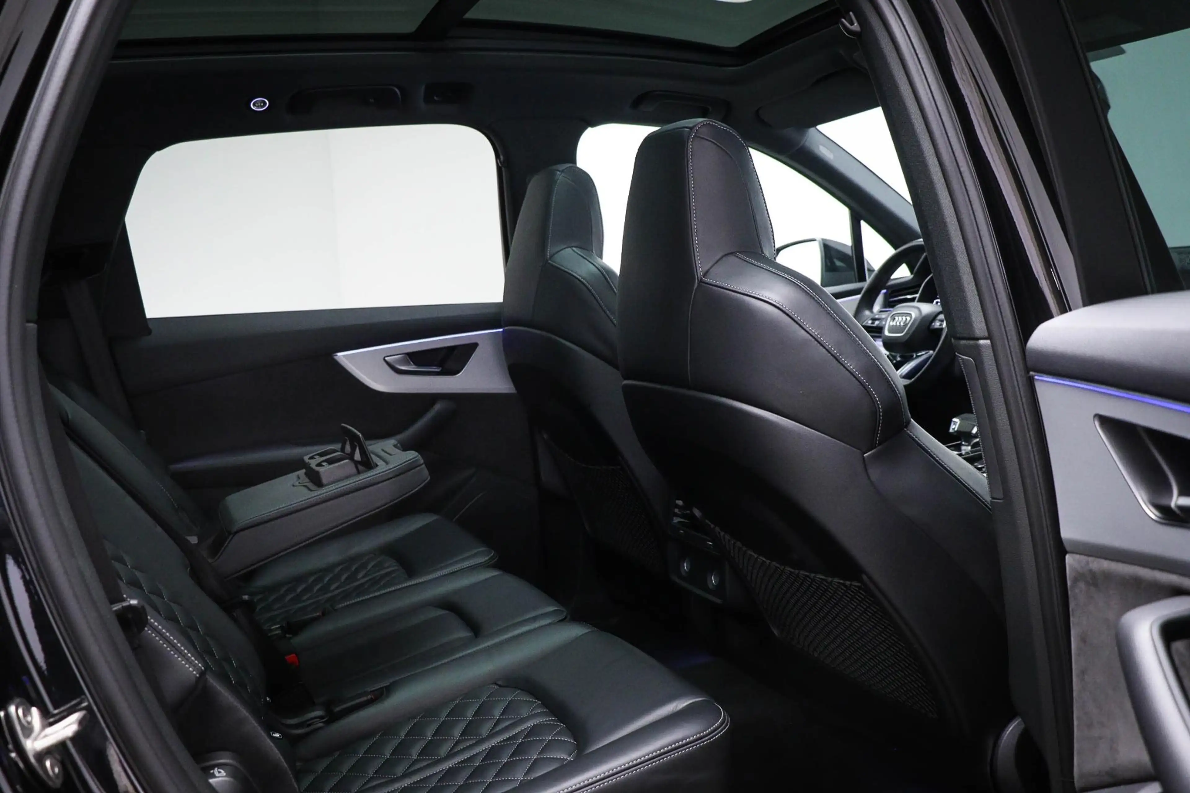 Audi Q7 4.0 TFSI SQ7 quattro 7p | PANORAMDAK | LEDER | STO — photo 5